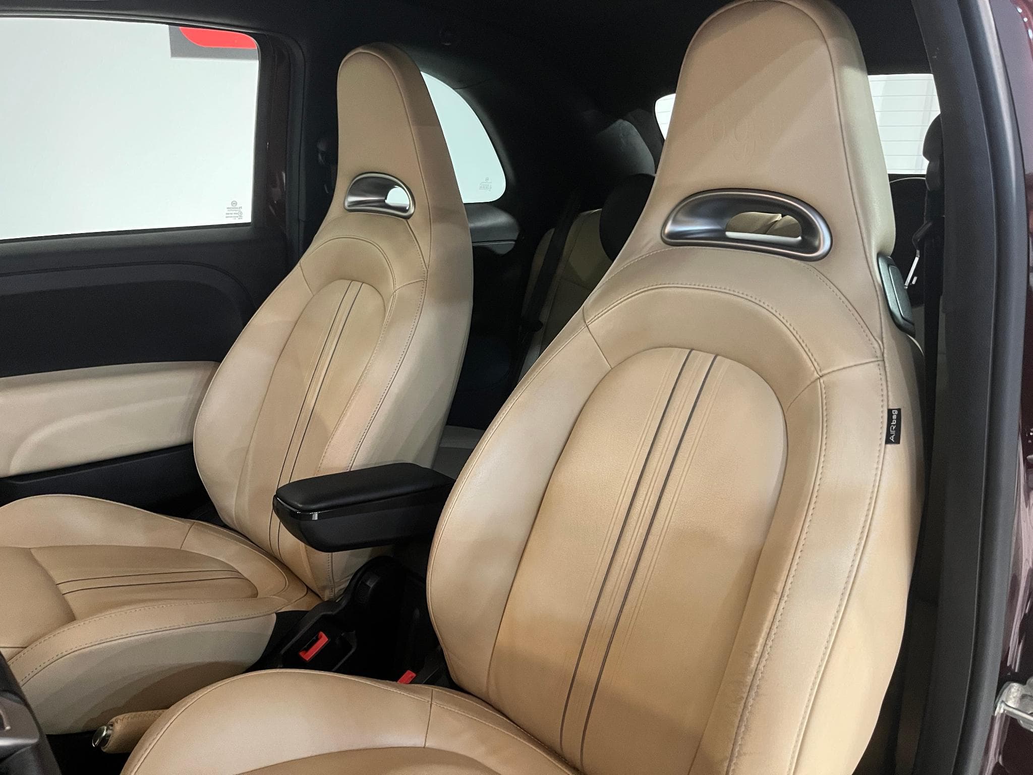 Abarth 695 695C Edizione Maserati numéroté 007/499 (2012) - Photo 11