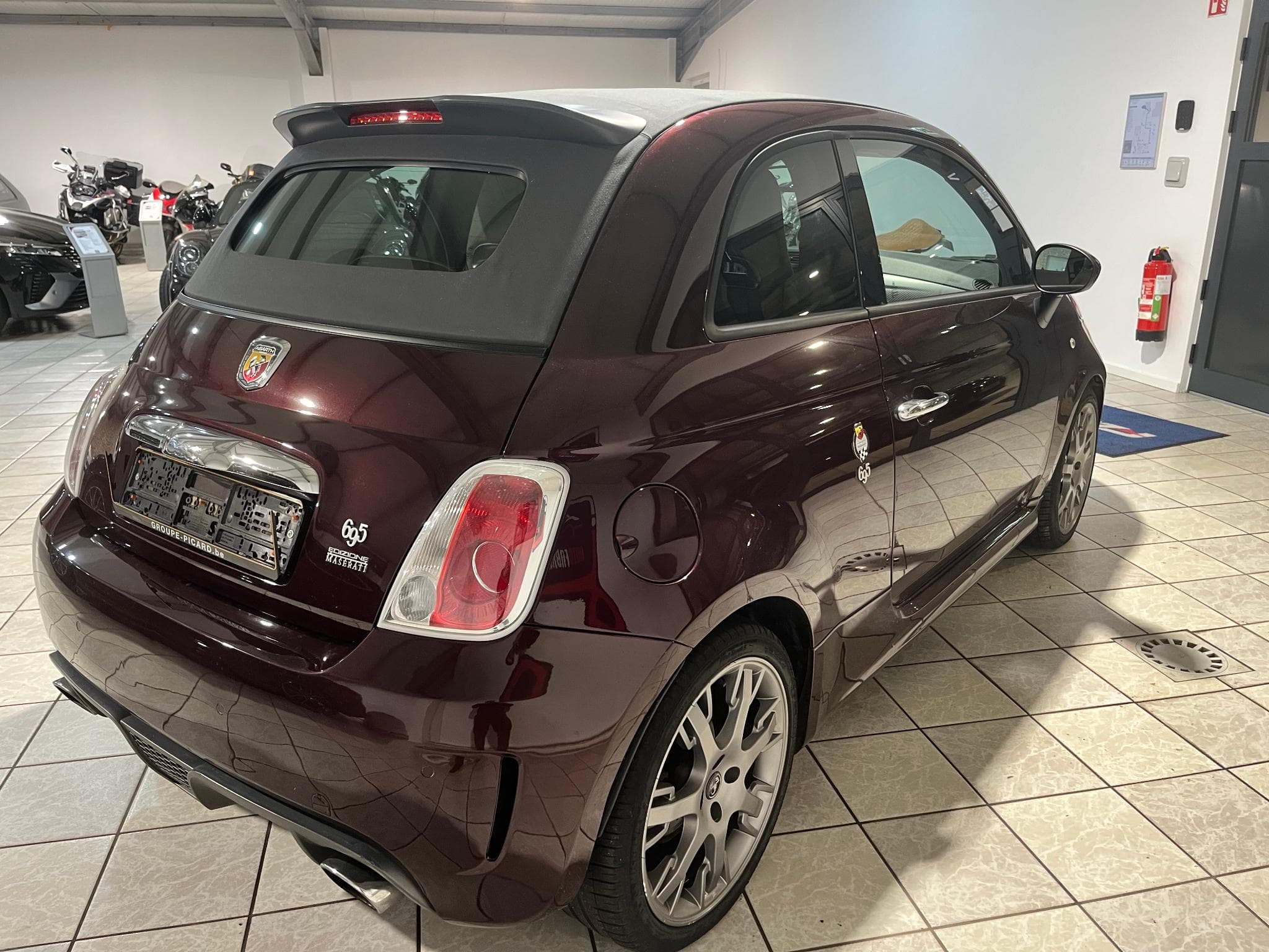 Abarth 695 695C Edizione Maserati numéroté 007/499 (2012) - Photo 19