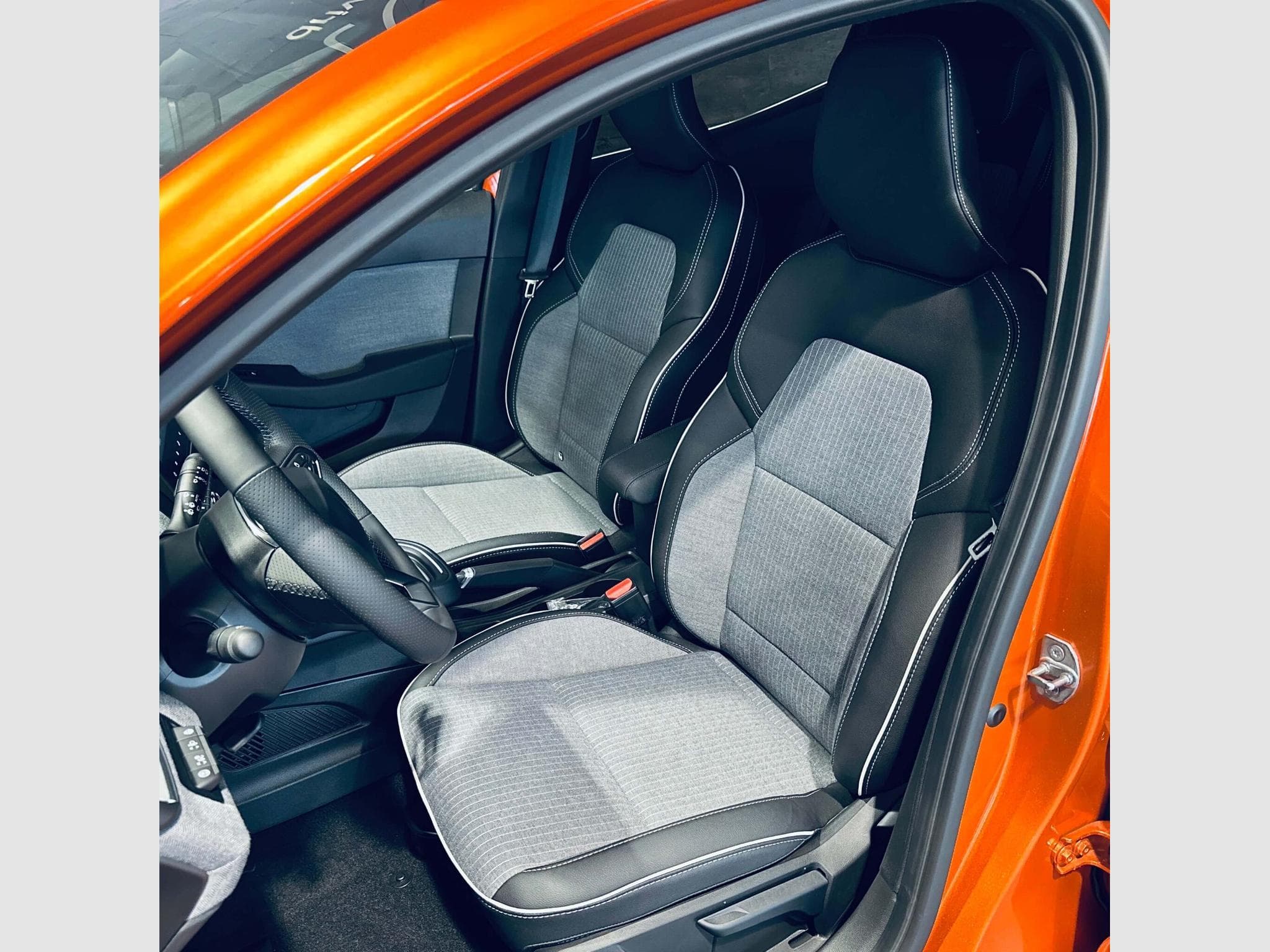 Renault Clio CLIO TCE GSR2 TECHNO (2025) - Photo 6