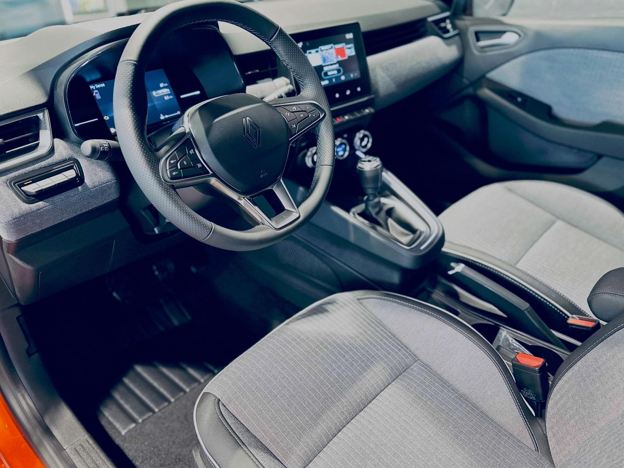 Renault Clio CLIO TCE GSR2 TECHNO (2025) - Photo 7