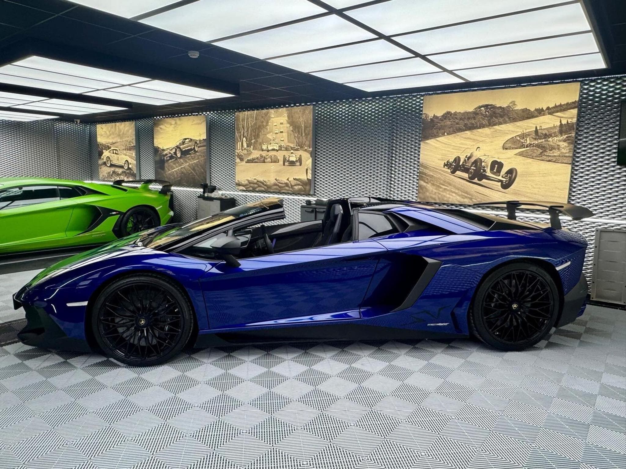 Lamborghini Aventador SV Roadster 1 of 500 AD Personam Blu Sideris (2016) - Foto 3