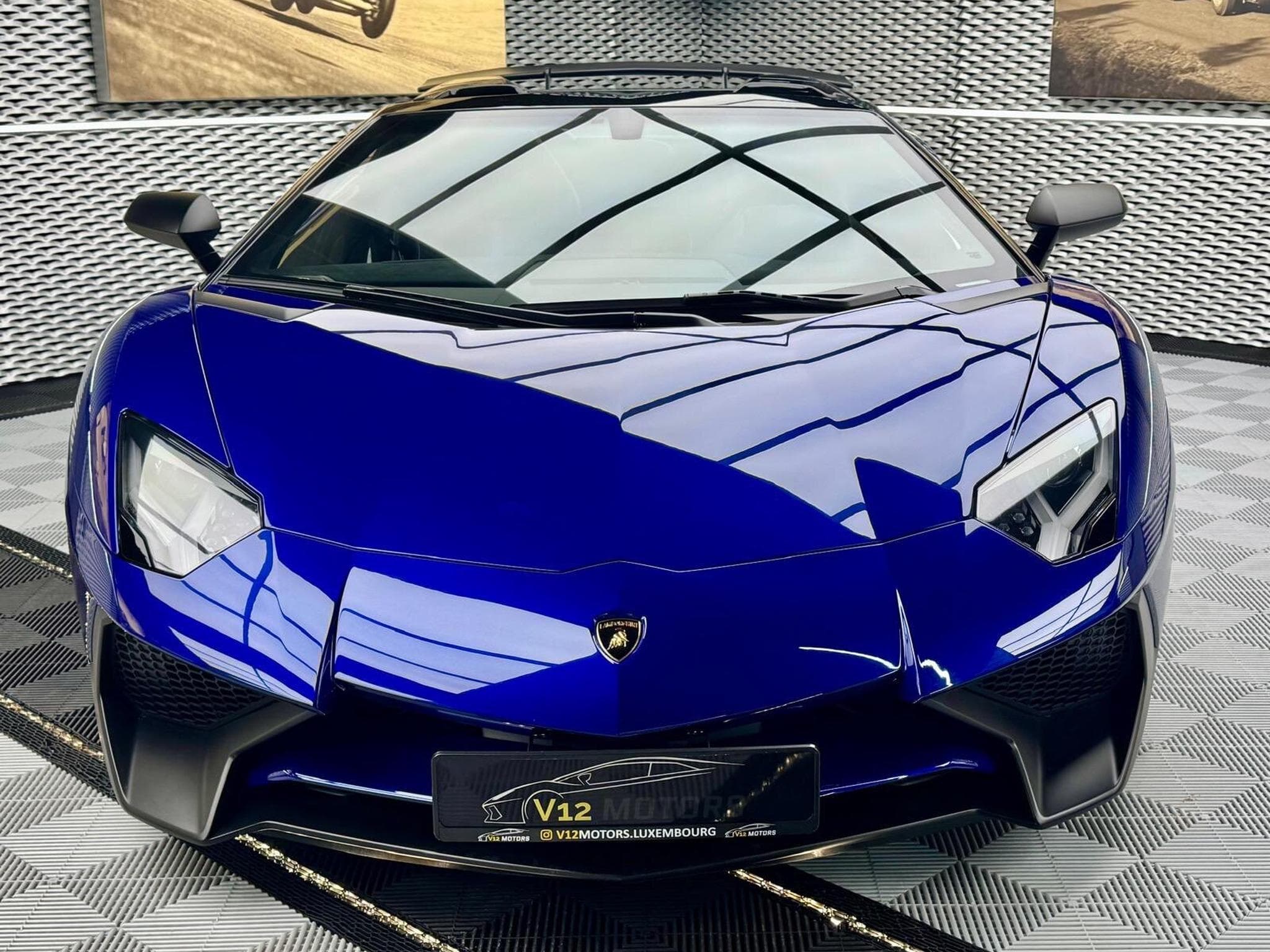 Lamborghini Aventador SV Roadster 1 of 500 AD Personam Blu Sideris (2016) - Foto 2