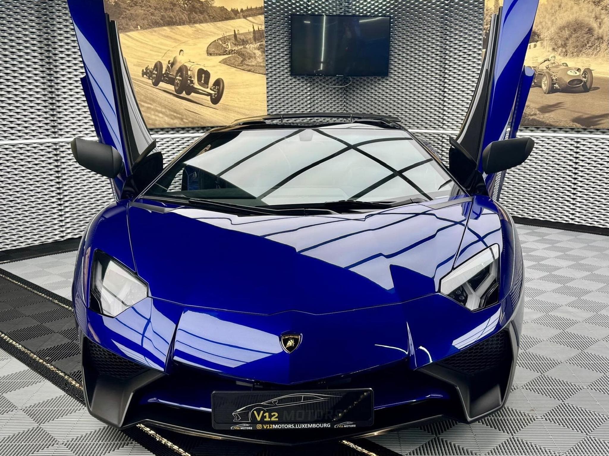Lamborghini Aventador SV Roadster 1 of 500 AD Personam Blu Sideris (2016) - Foto 4