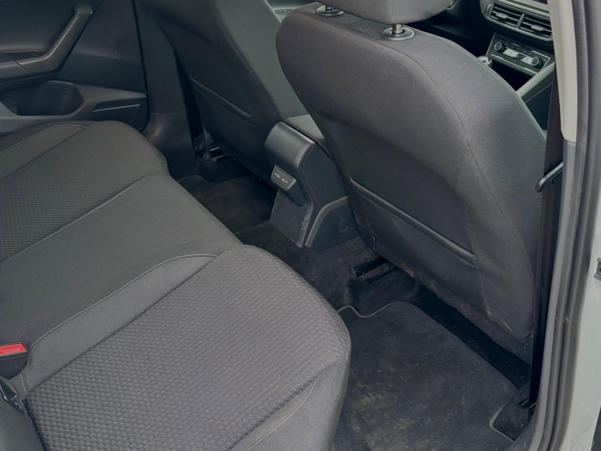 VW Polo R-Line 110PS (2021) - Photo 12