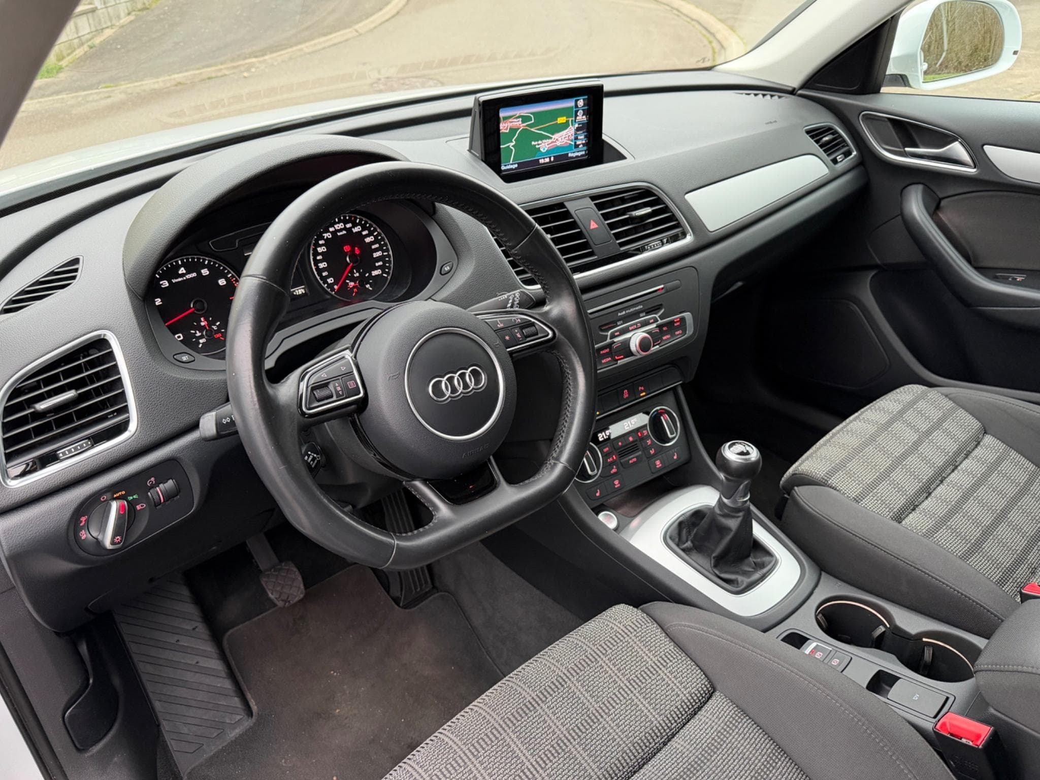 Audi Q3 S-line (2016) - Foto 3