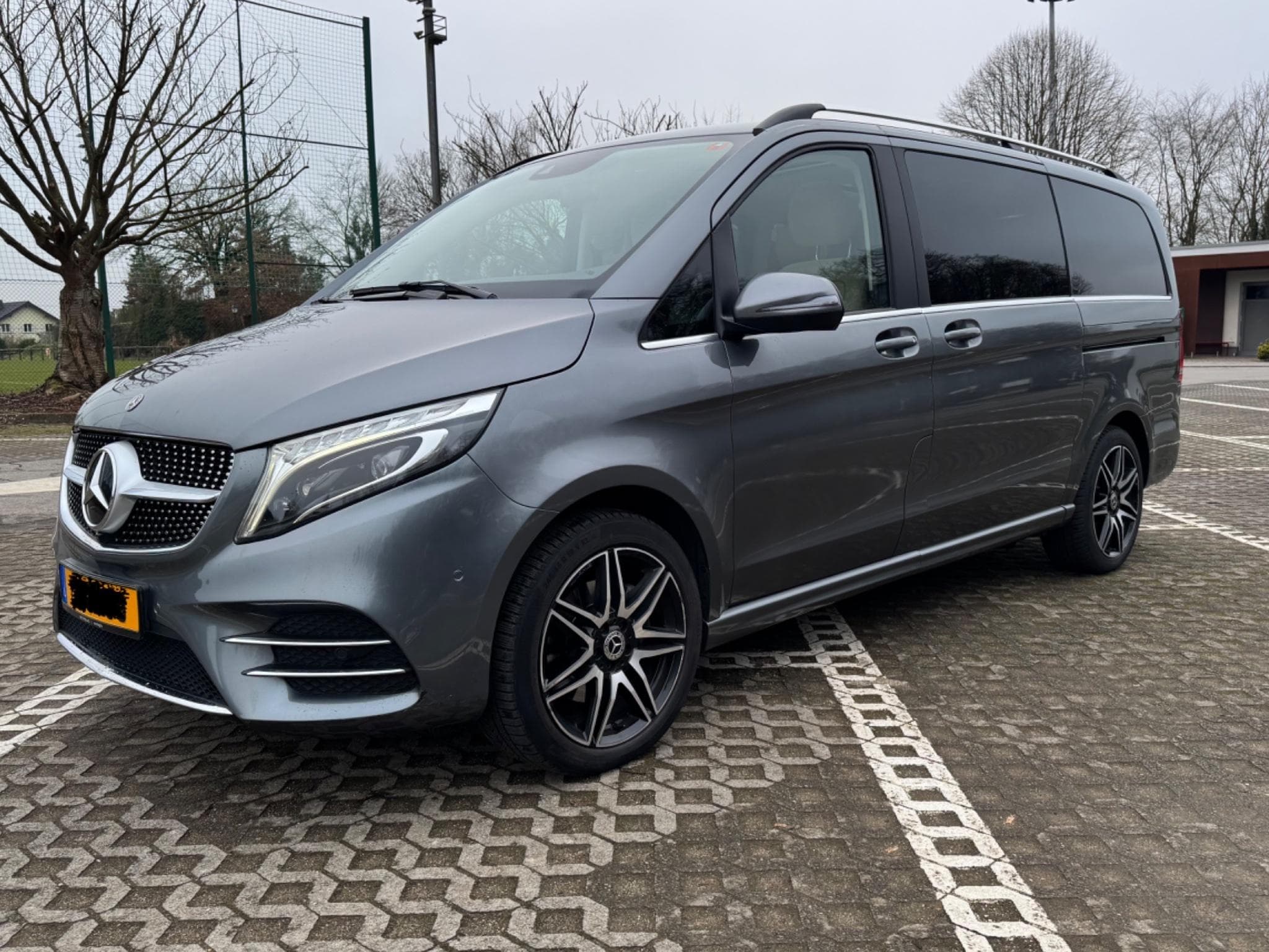 Mercedes V AMG 300 L2 4X4 (2022) - Photo 1