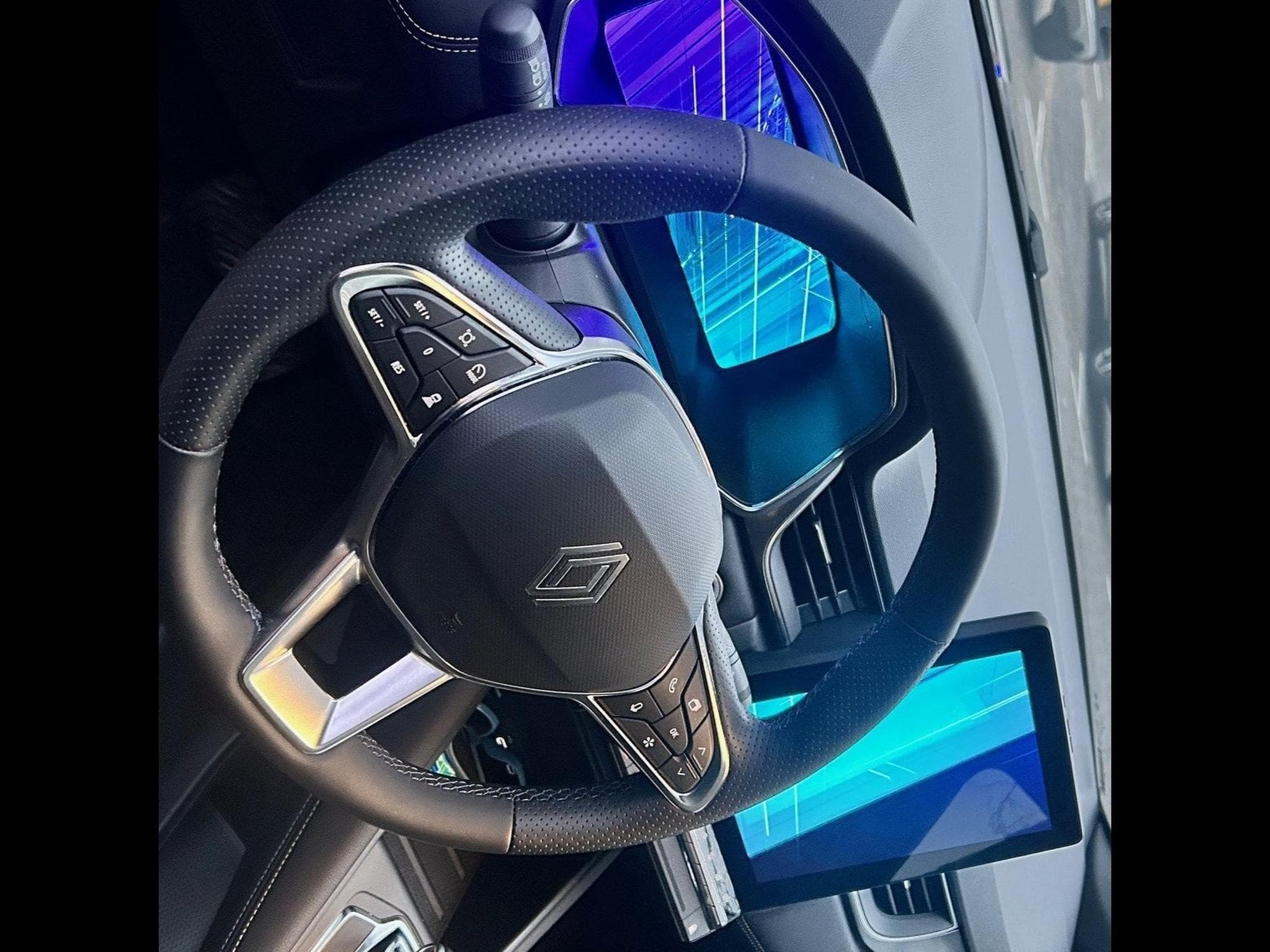 Renault Symbioz Iconic full Hybrid 145 hp (2025) - Foto 6