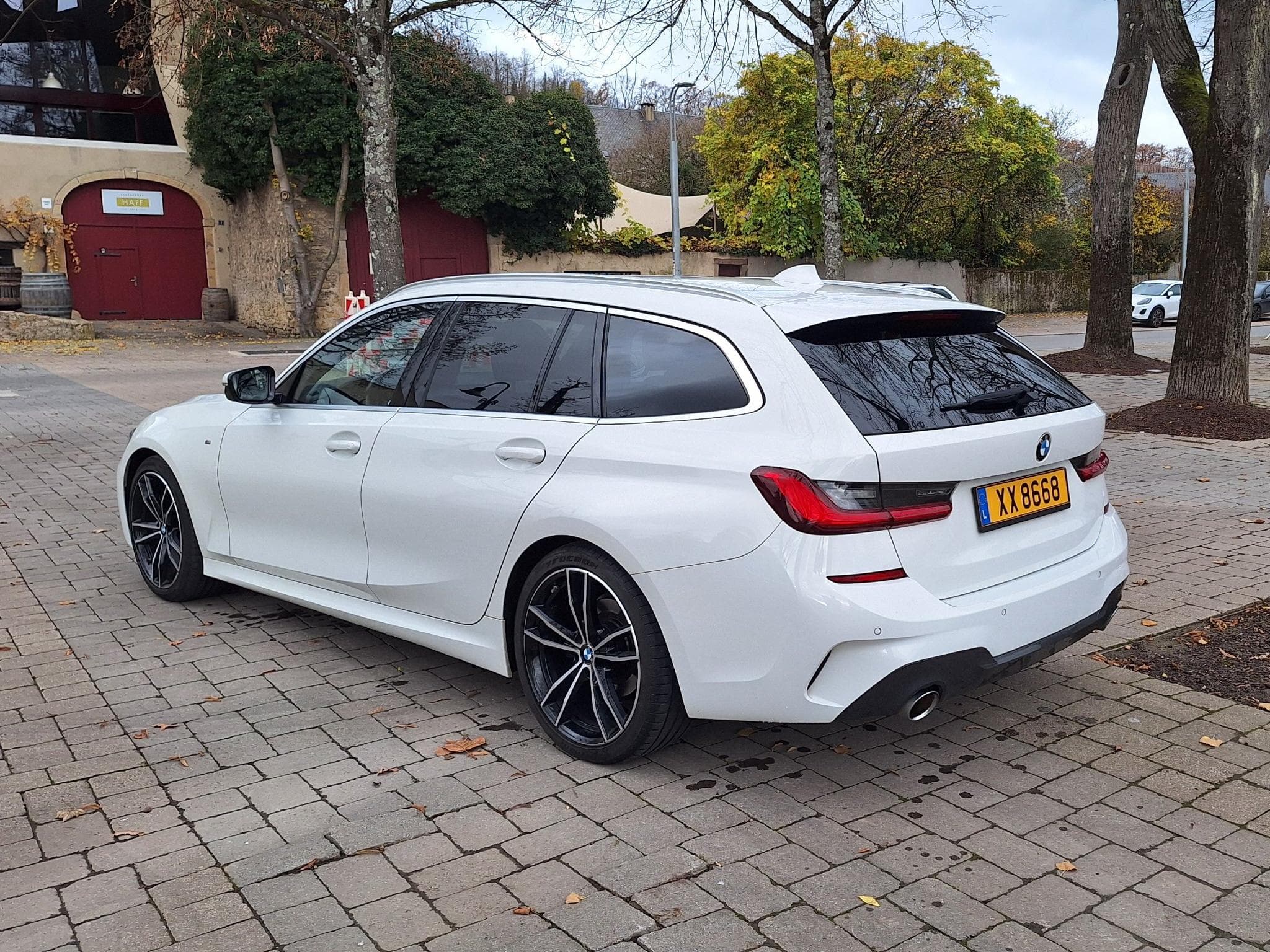 BMW 320 320d Touring M-Sport (2019) - Photo 4
