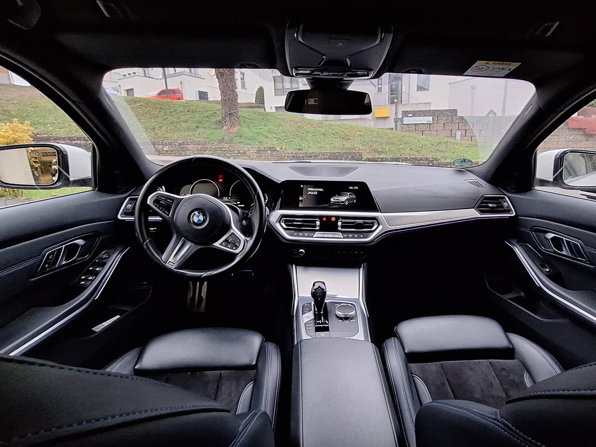 BMW 320 320d Touring M-Sport (2019) - Photo 11