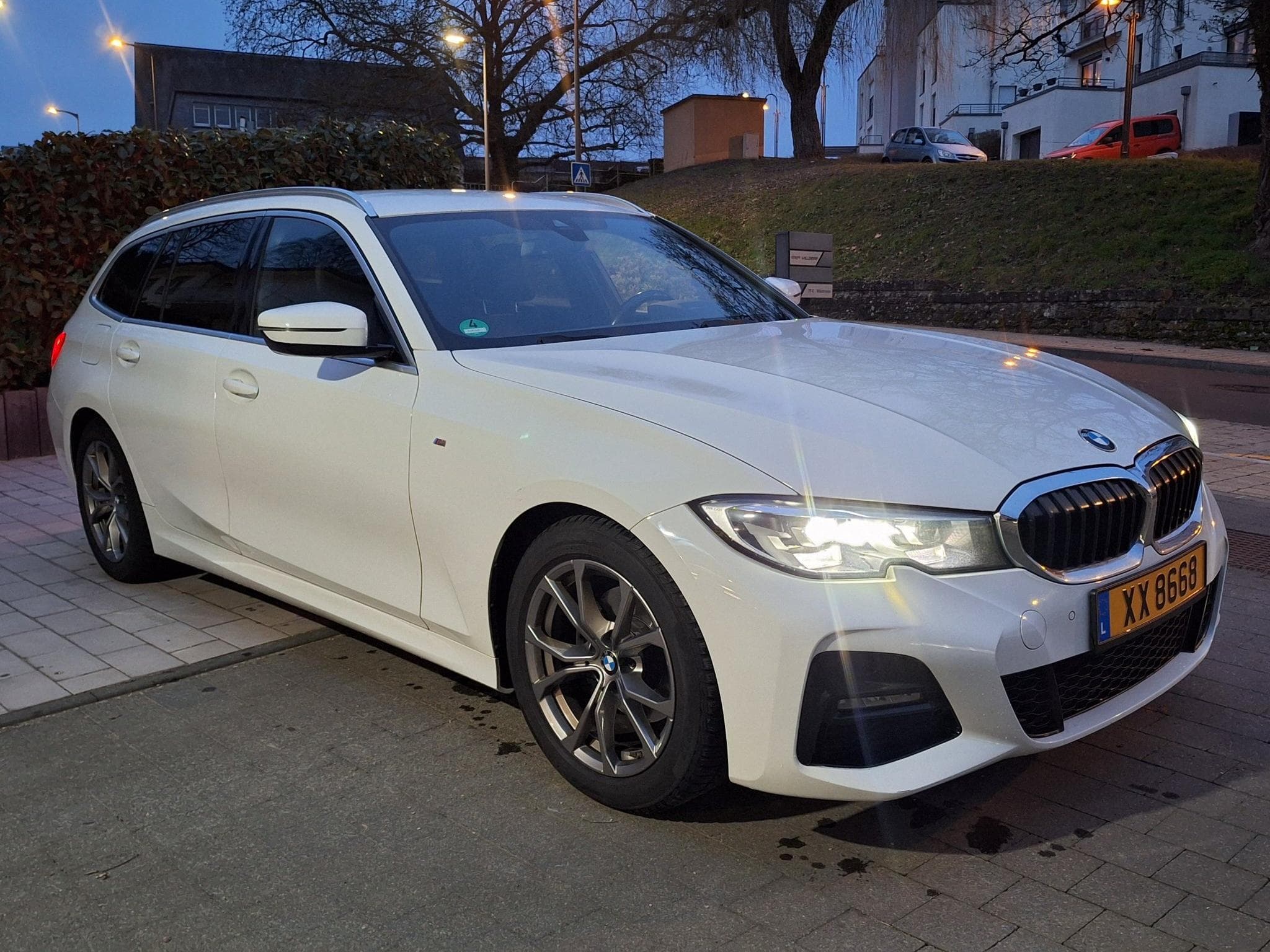 BMW 320 320d Touring M-Sport (2019) - Photo 7