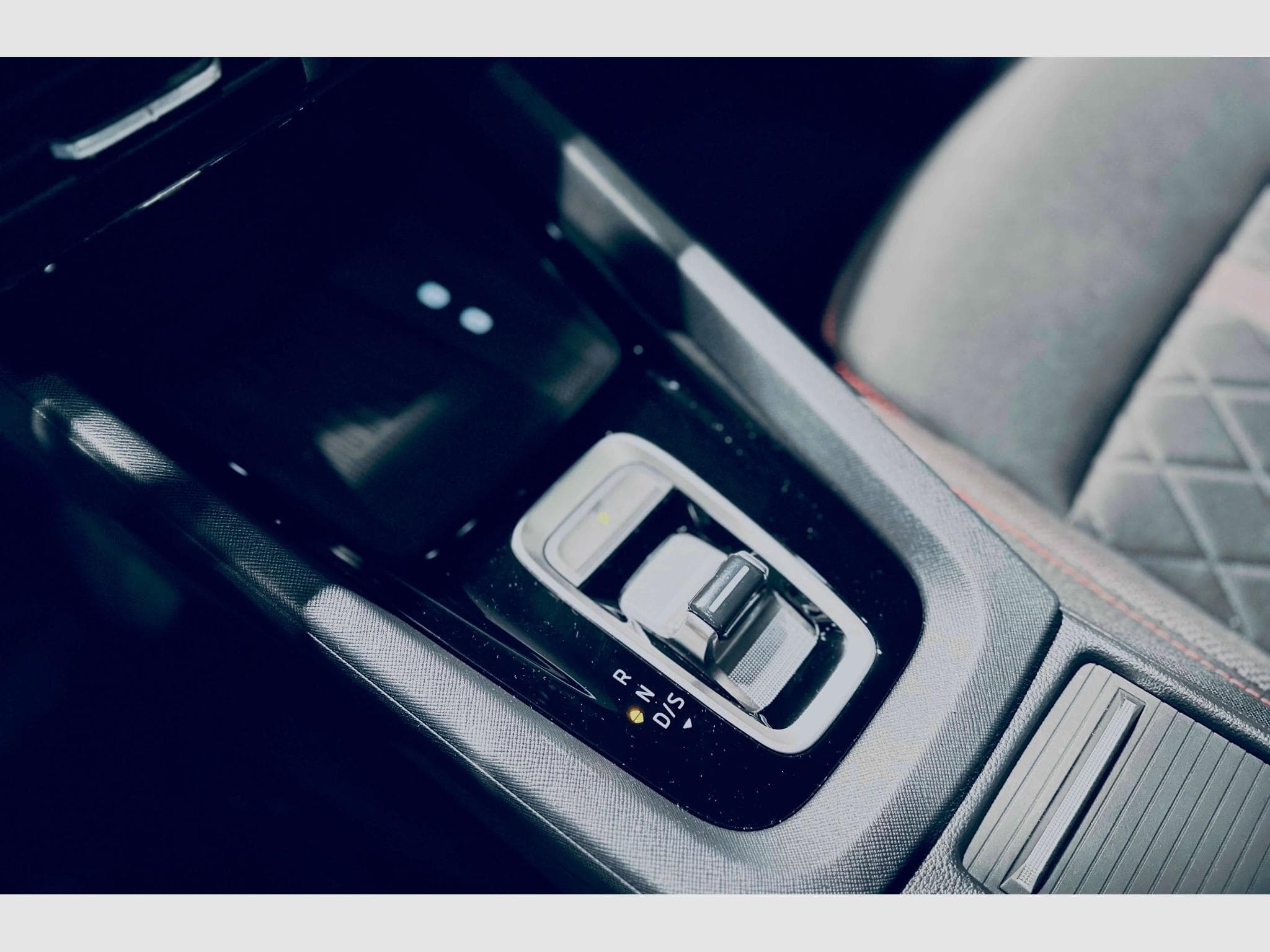 Skoda Octavia OCTAVIA RS BREAK TSI DSG (2025) - Photo 9