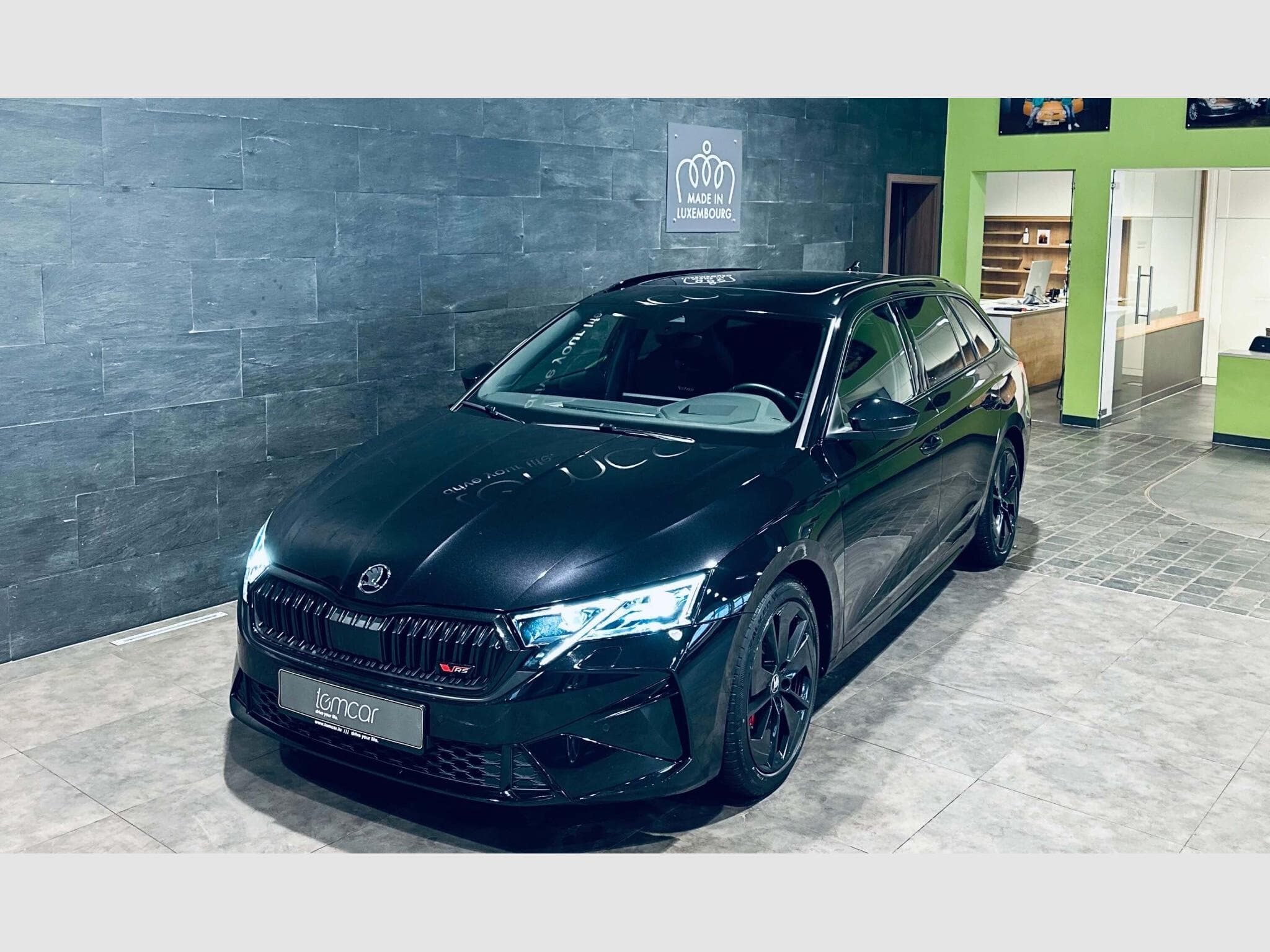 Skoda Octavia OCTAVIA RS BREAK TSI DSG (2025) - Photo 3