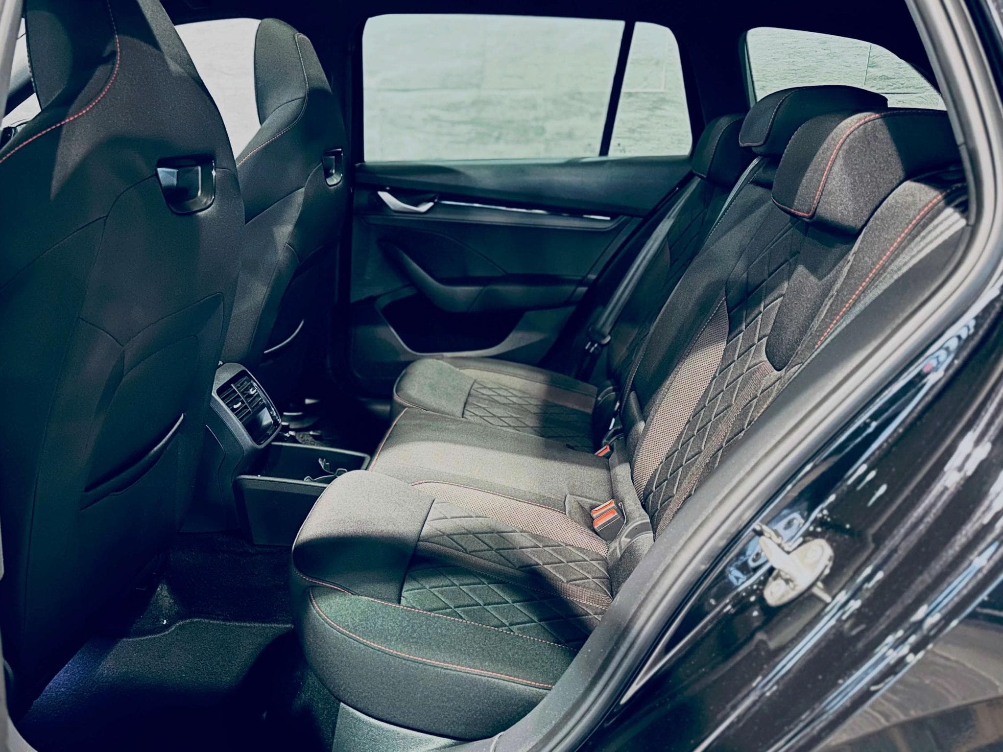 Skoda Octavia OCTAVIA RS BREAK TSI DSG (2025) - Photo 14