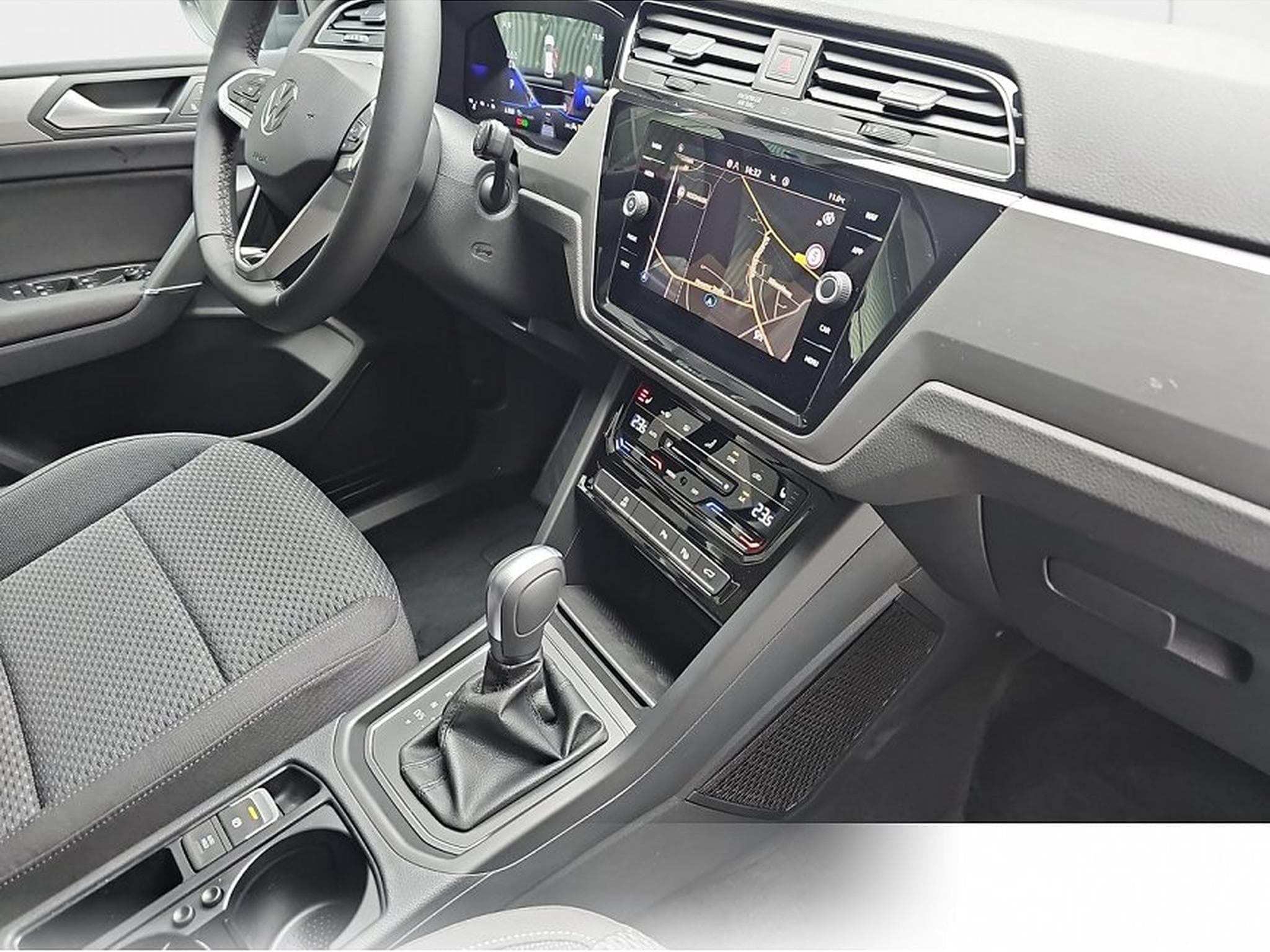 VW Touran (2026) - Photo 10