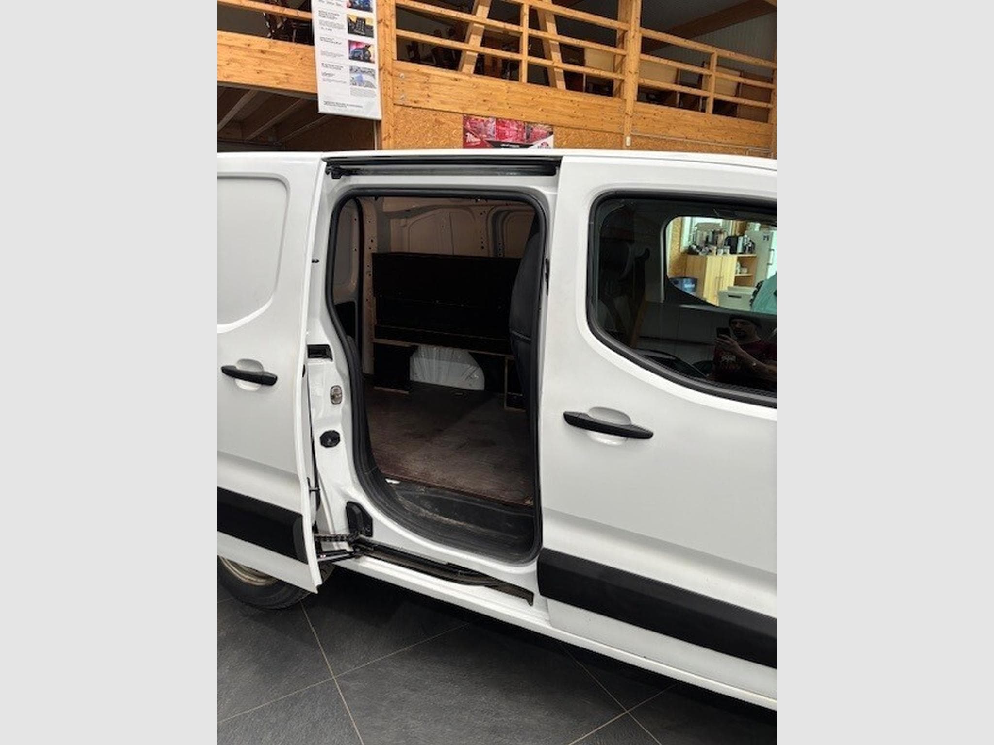 Peugeot Partner (2021) - Foto 4