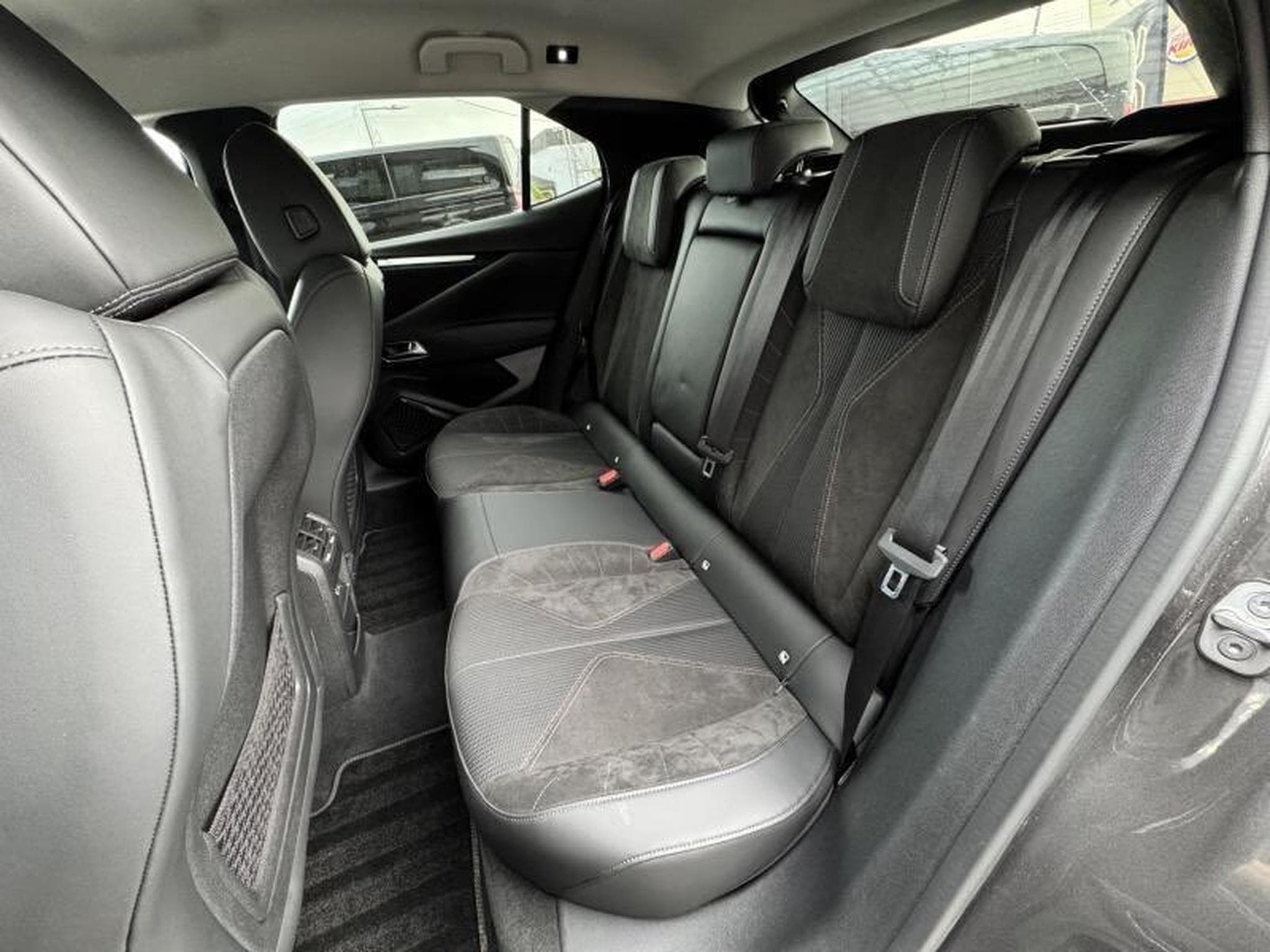 Citroën DS 4 PERFORMANCE LINE+ 181CV (2022) - Photo 11