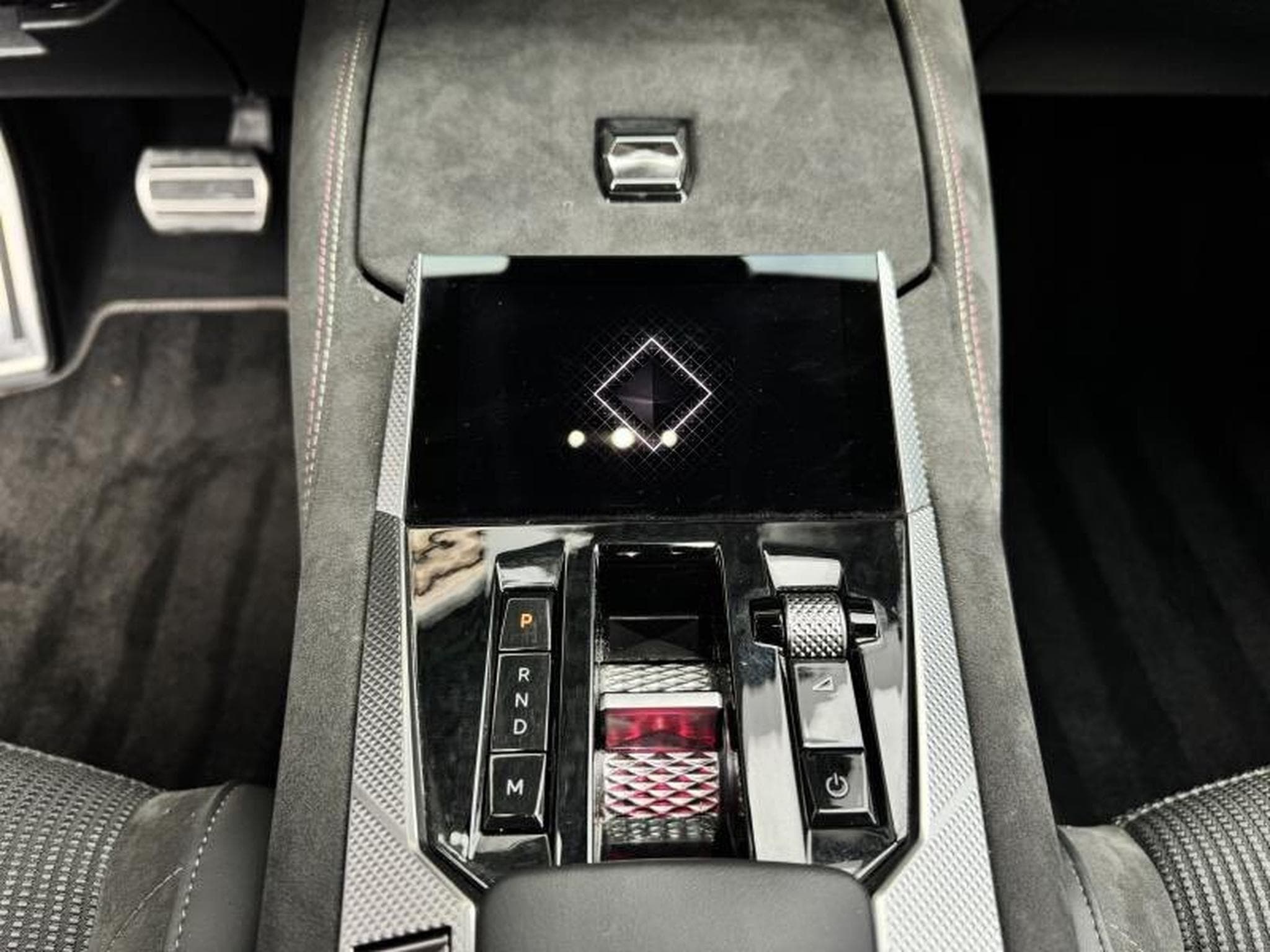 Citroën DS 4 PERFORMANCE LINE+ 181CV (2022) - Photo 7