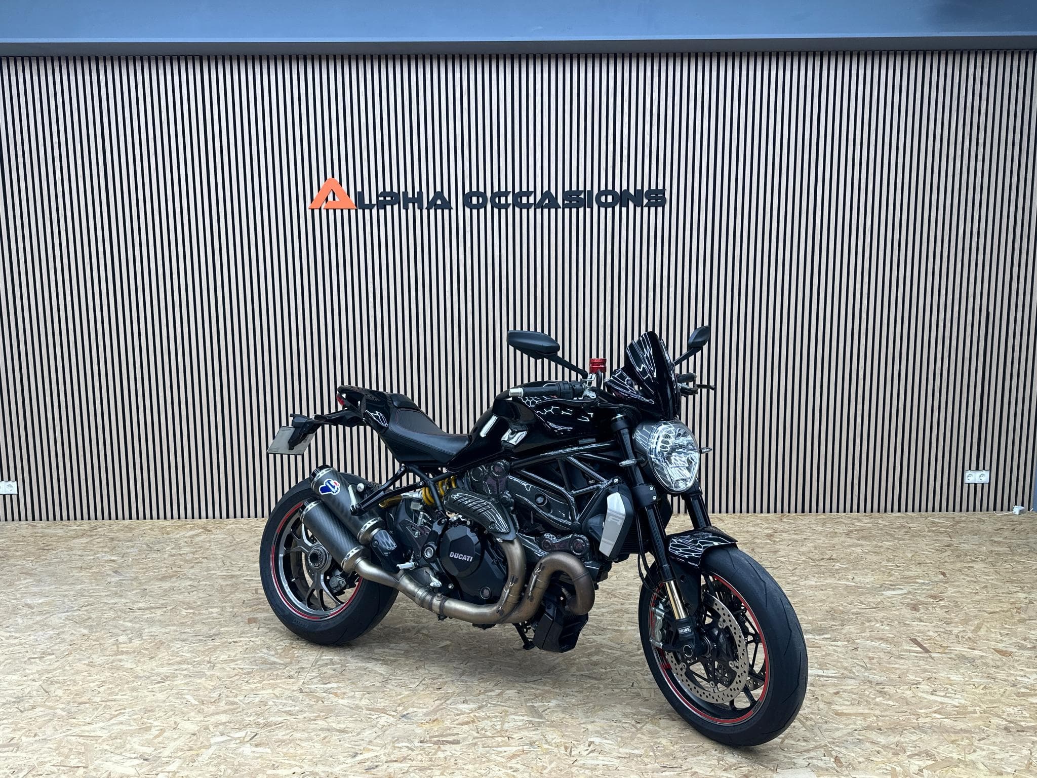 Ducati Monster 1200 R (2018) - Photo 1
