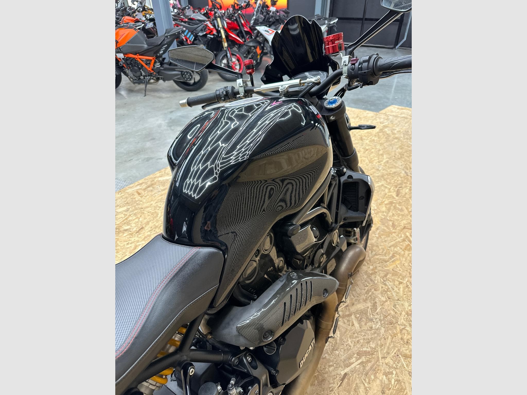 Ducati Monster 1200 R (2018) - Photo 3