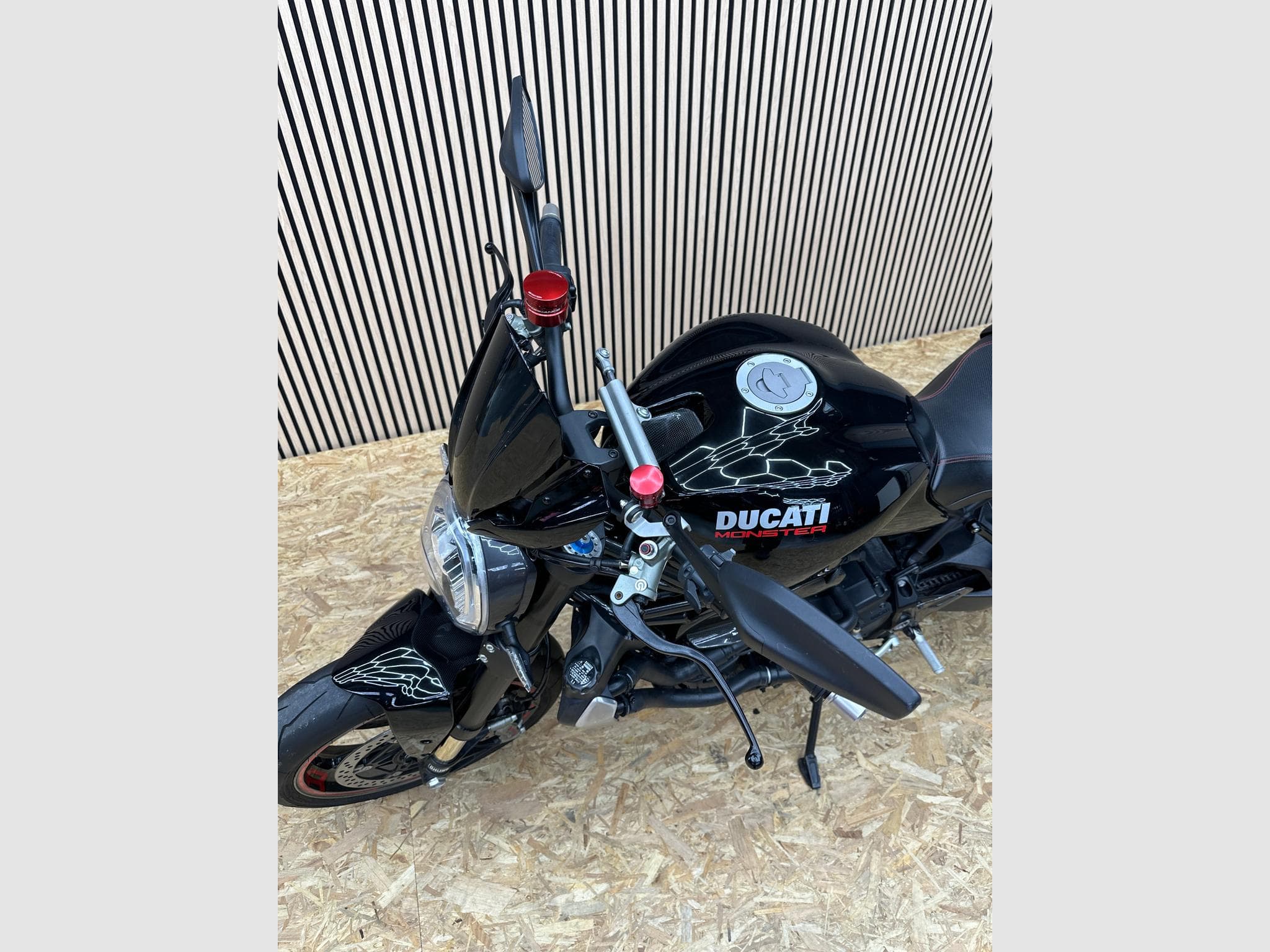 Ducati Monster 1200 R (2018) - Photo 6