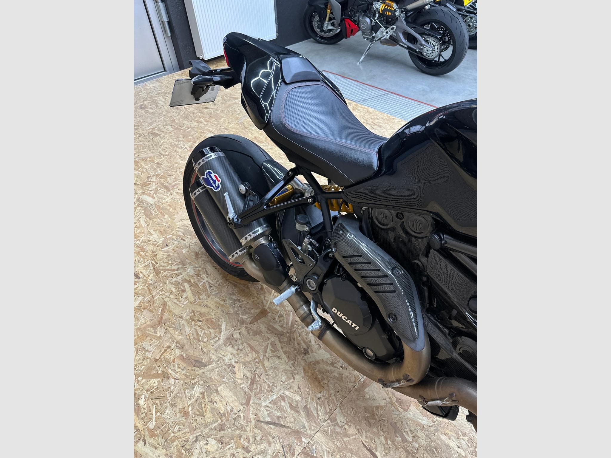 Ducati Monster 1200 R (2018) - Photo 4