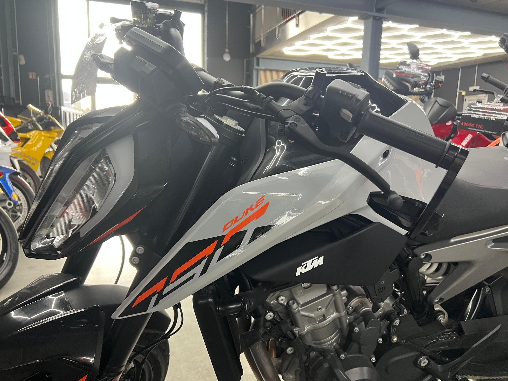 KTM Duke 790 A2 (2023) - Photo 3
