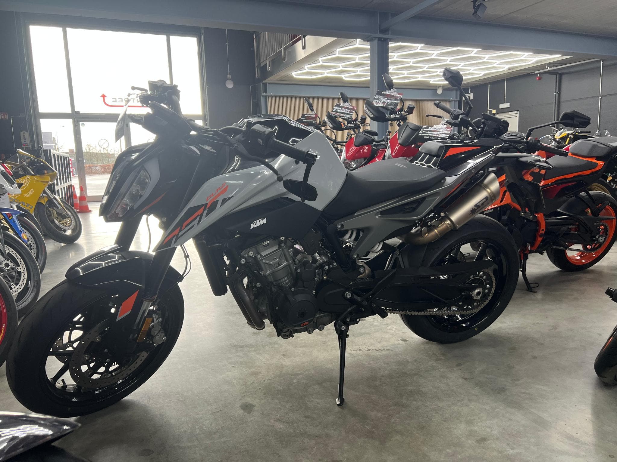 KTM Duke 790 A2 (2023) - Photo 4