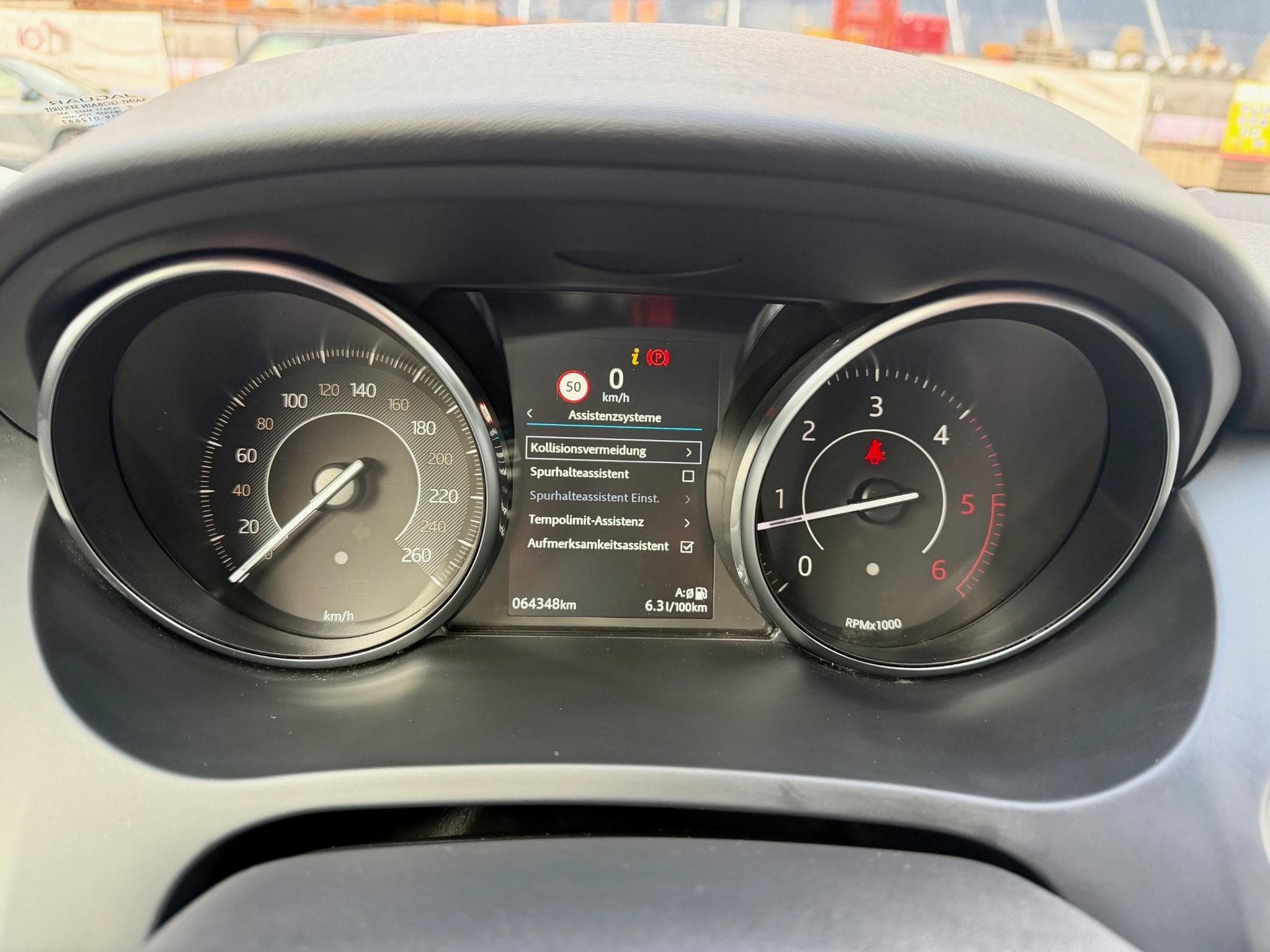 Jaguar E-Pace 2.0D 150 NAVI/CAM/LED (2020) - Photo 14