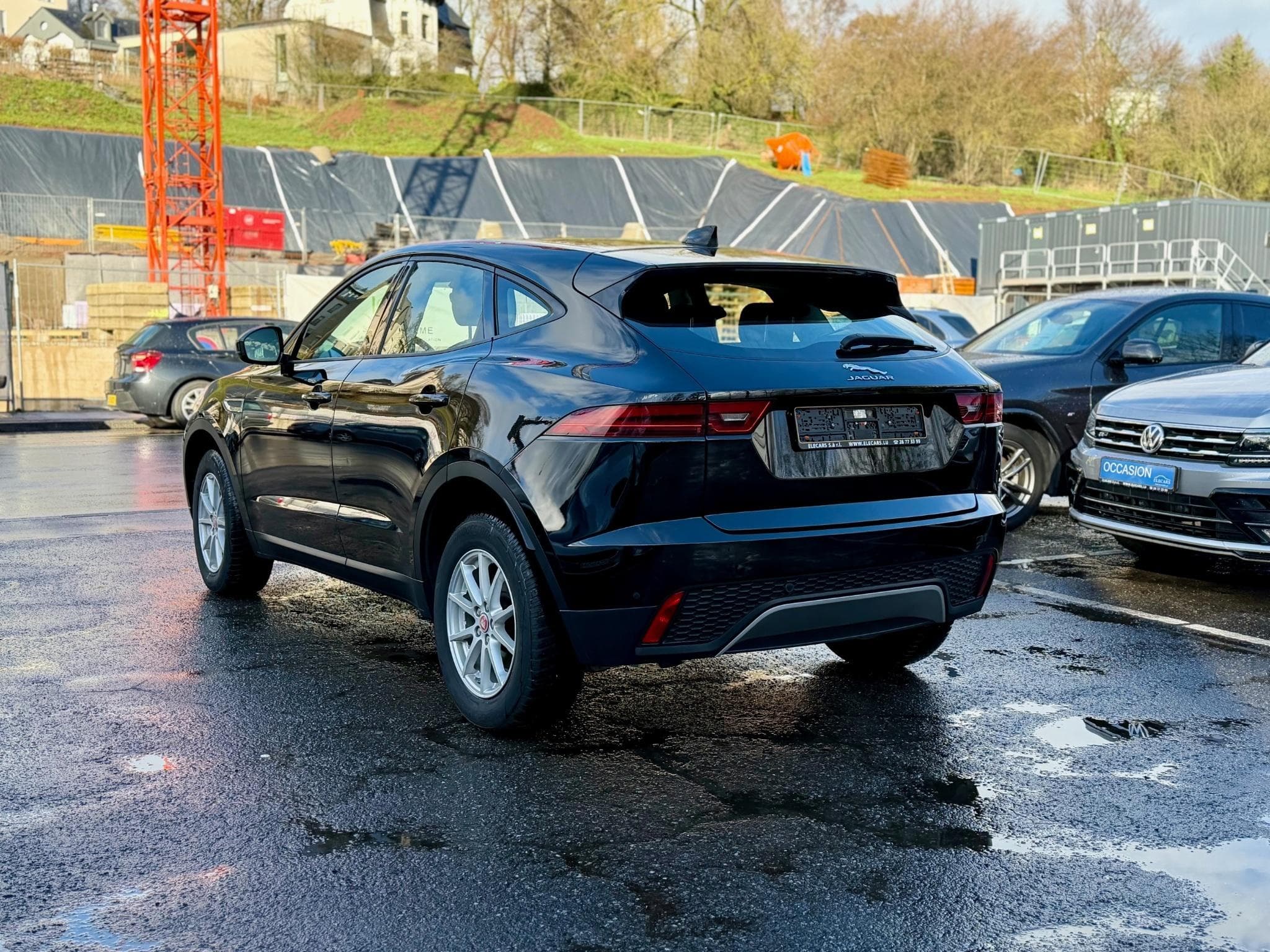 Jaguar E-Pace 2.0D 150 NAVI/CAM/LED (2020) - Photo 4