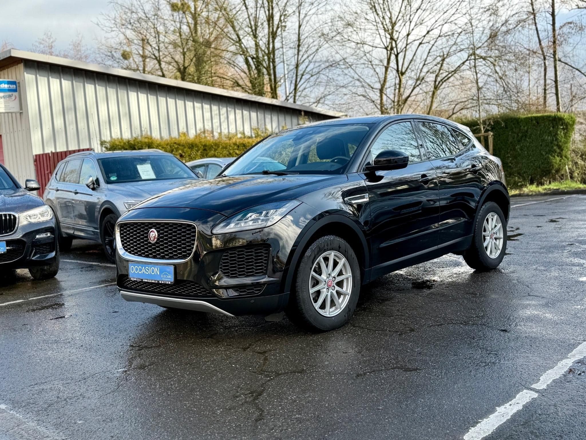 Jaguar E-Pace 2.0D 150 NAVI/CAM/LED (2020) - Photo 3