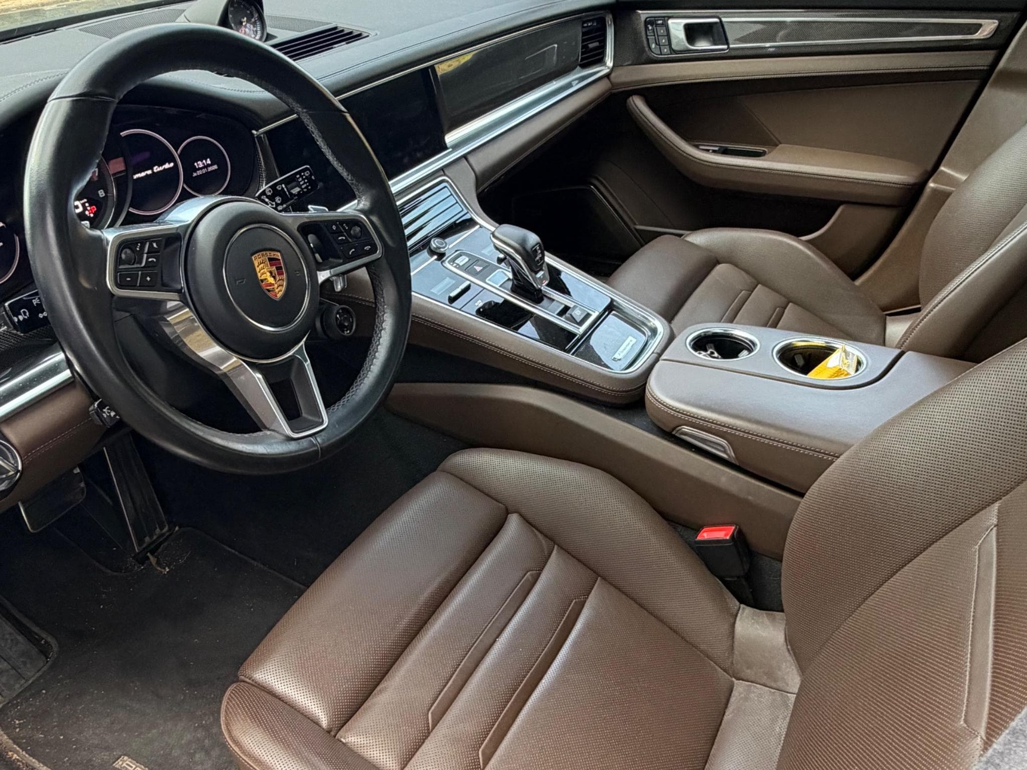 Porsche Panamera turbo sport (2017) - Photo 8