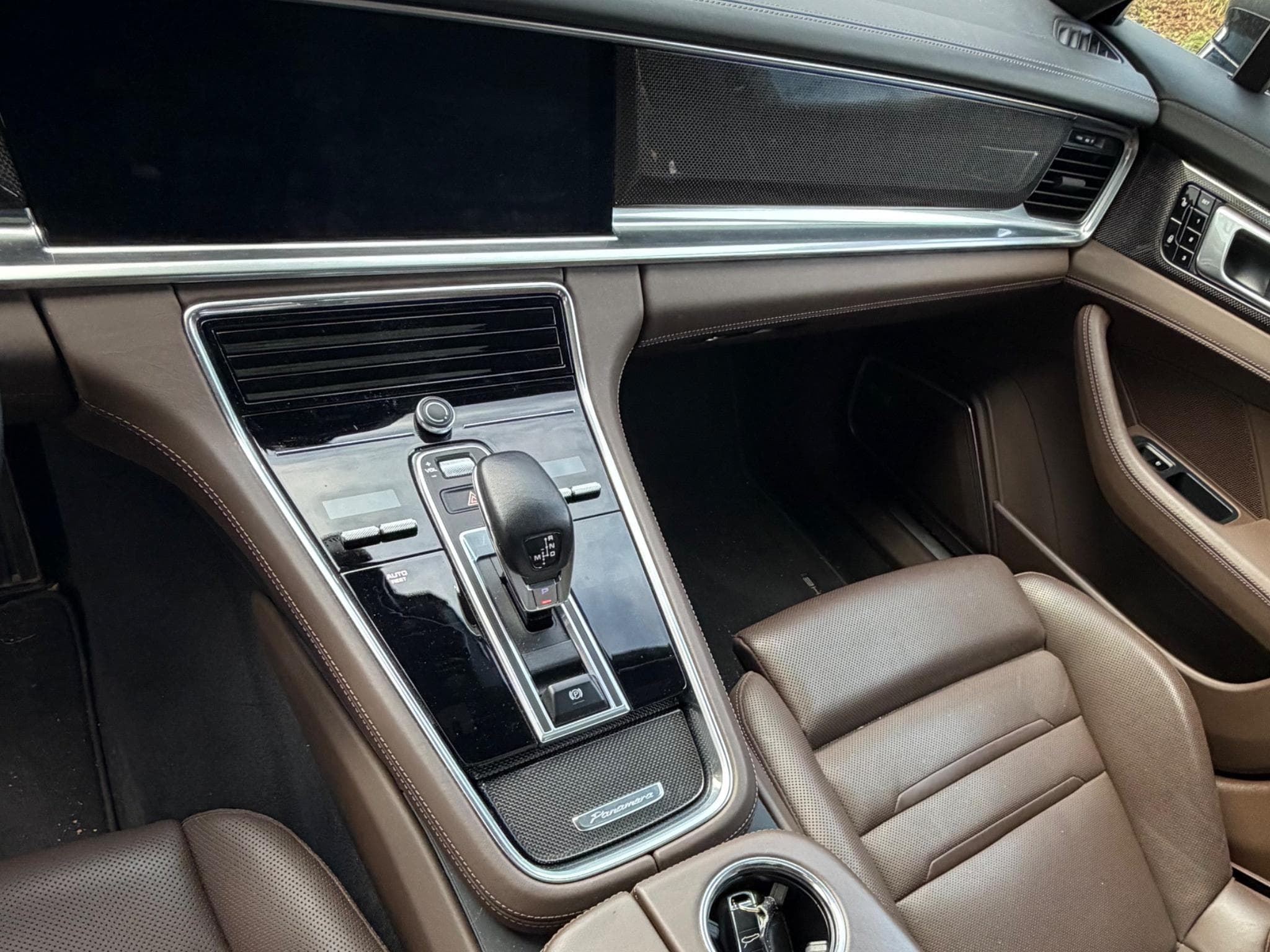 Porsche Panamera turbo sport (2017) - Photo 9