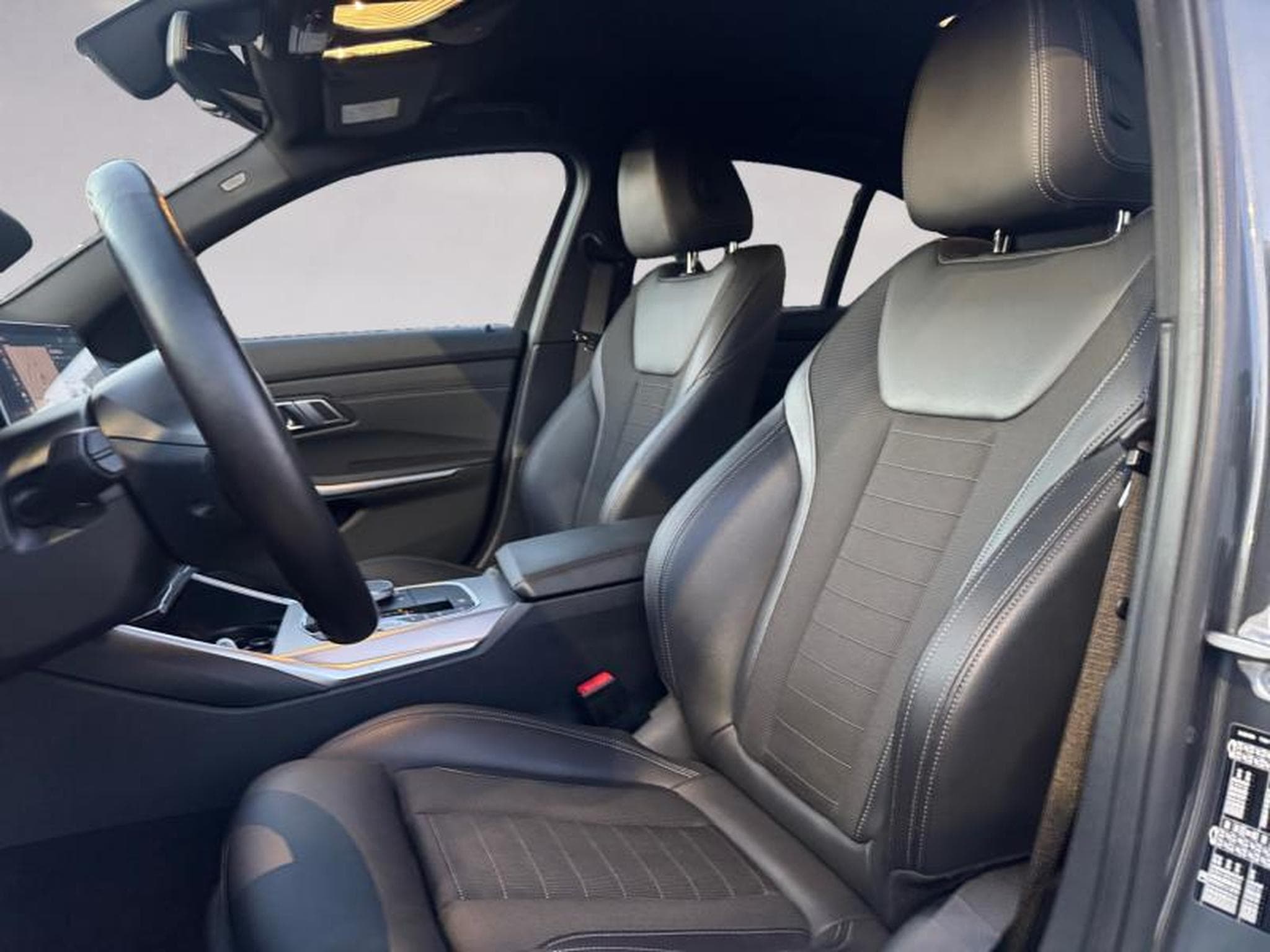 BMW 318 318i Berline (2021) - Photo 9