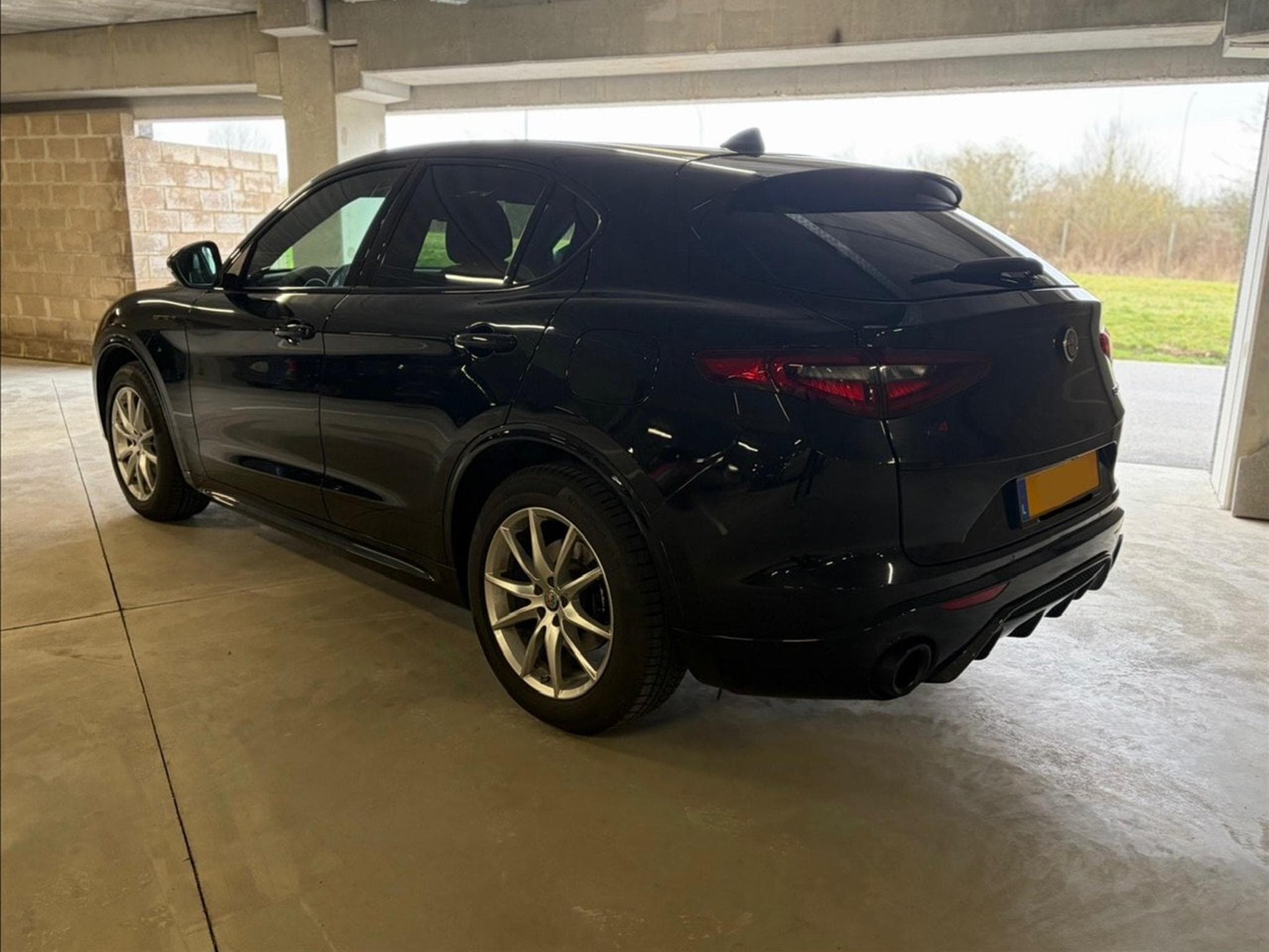 Alfa-Romeo Stelvio Estrema 2.0 TB 280ps Q4 (2022) - Photo 3