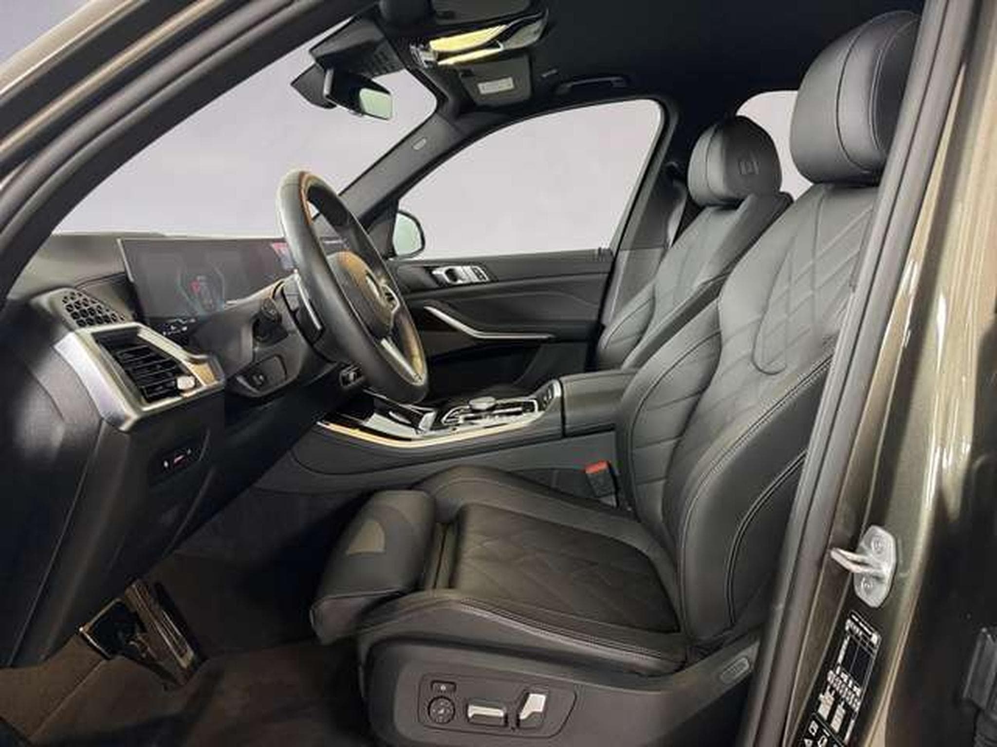 BMW X5 xDrive30d Gestiksteuerung DAB (2025) - Photo 9