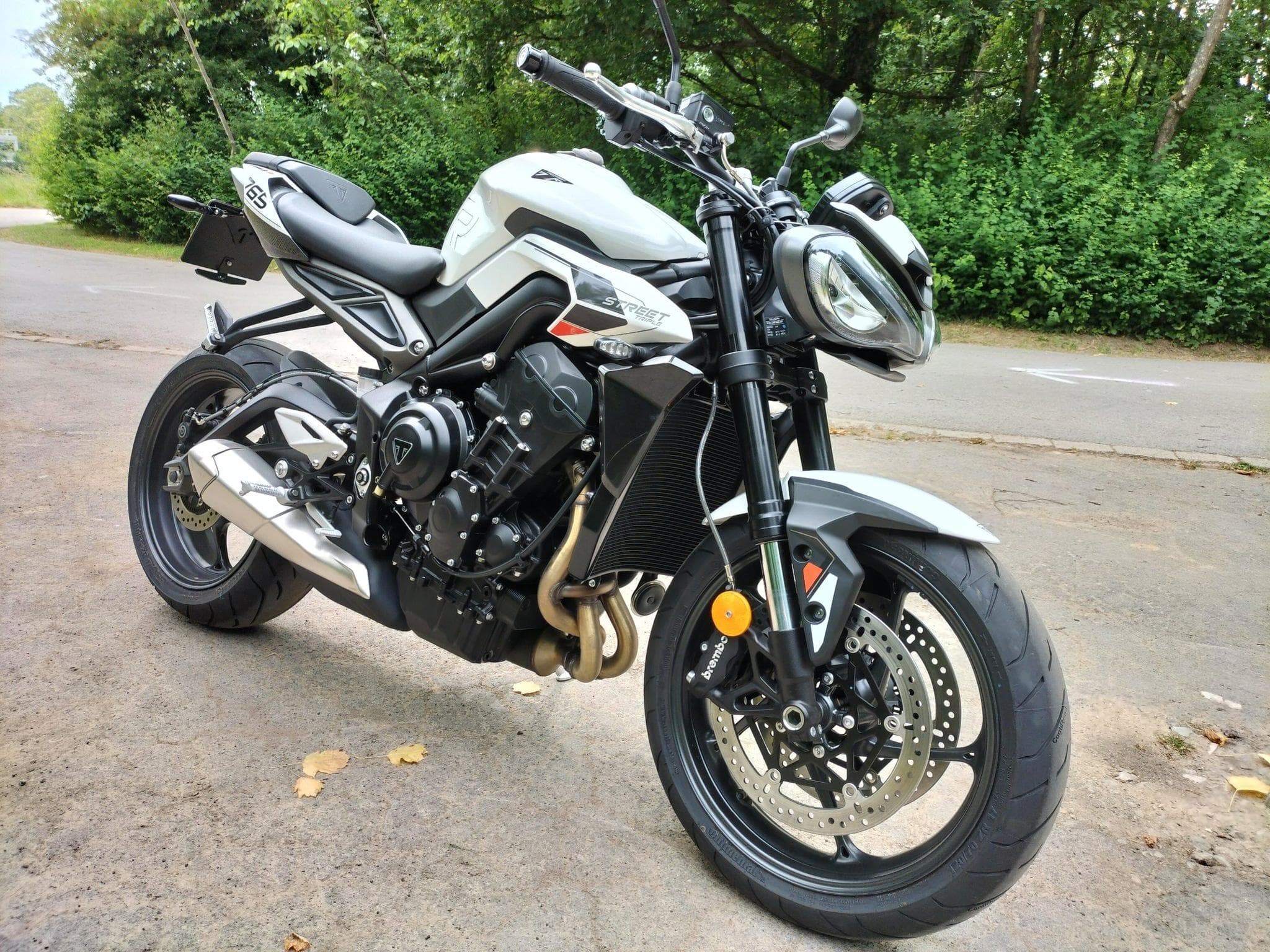 Triumph Street Triple 765R (2025) - Photo 2