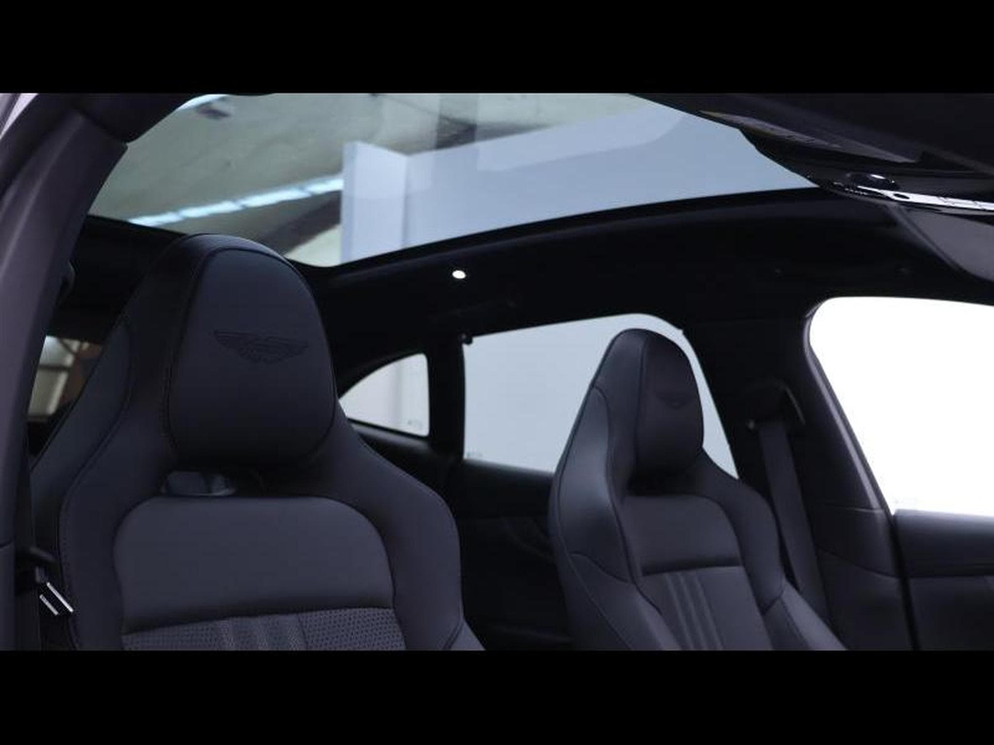 Aston-Martin DBX 707 V8 (2025) - Photo 12