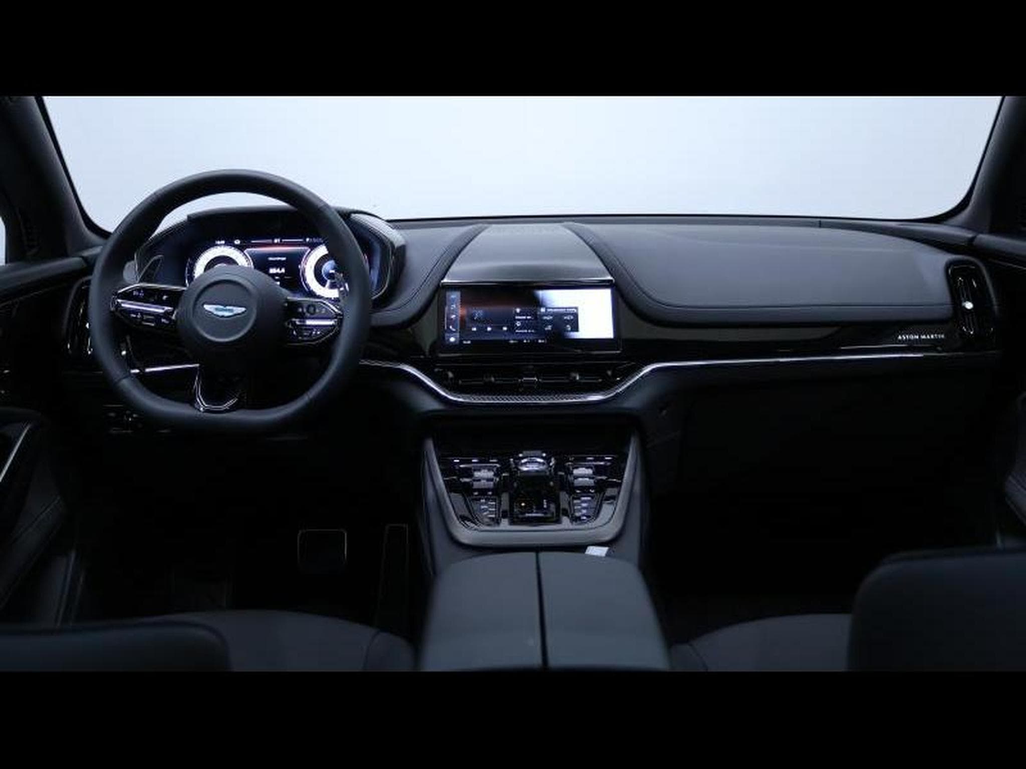 Aston-Martin DBX 707 V8 (2025) - Photo 16