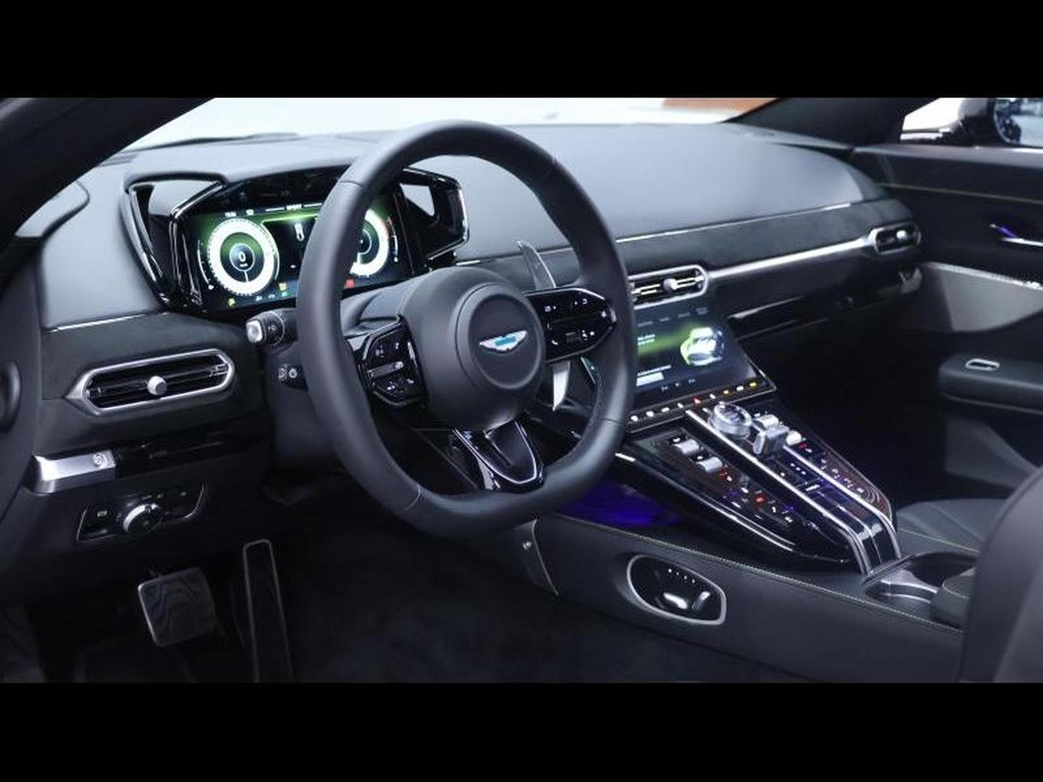 Aston-Martin V8 Vantage NEW VANTAGE V8 (2026) - Photo 13