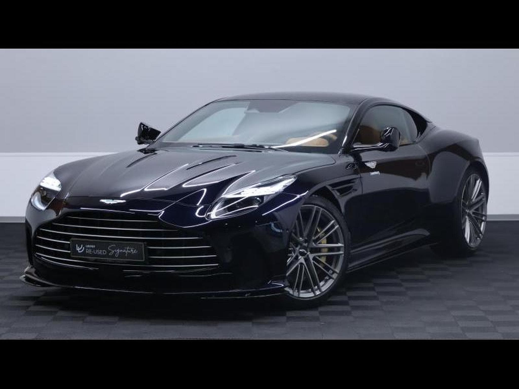 Aston-Martin DB12 Coupé (2025) - Photo 1