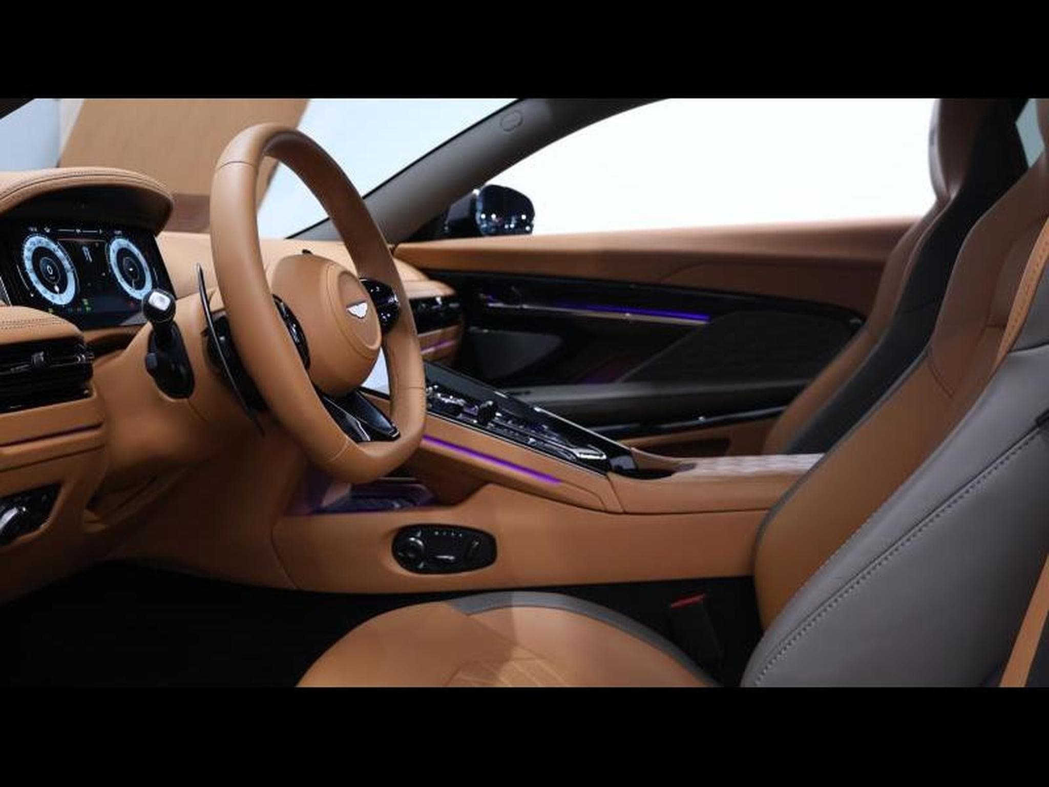 Aston-Martin DB12 Coupé (2025) - Photo 15