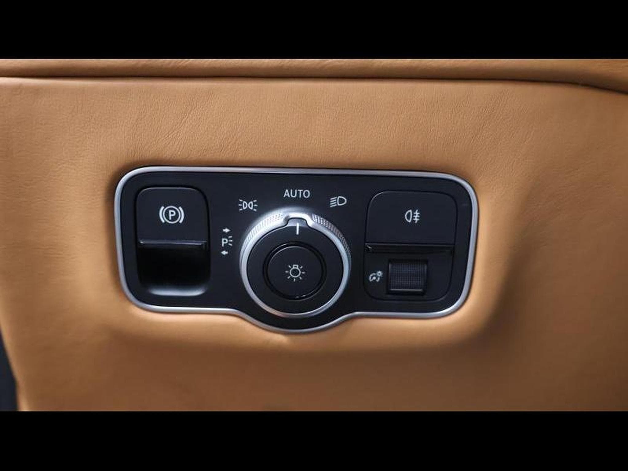 Aston-Martin DB12 Coupé (2025) - Photo 24