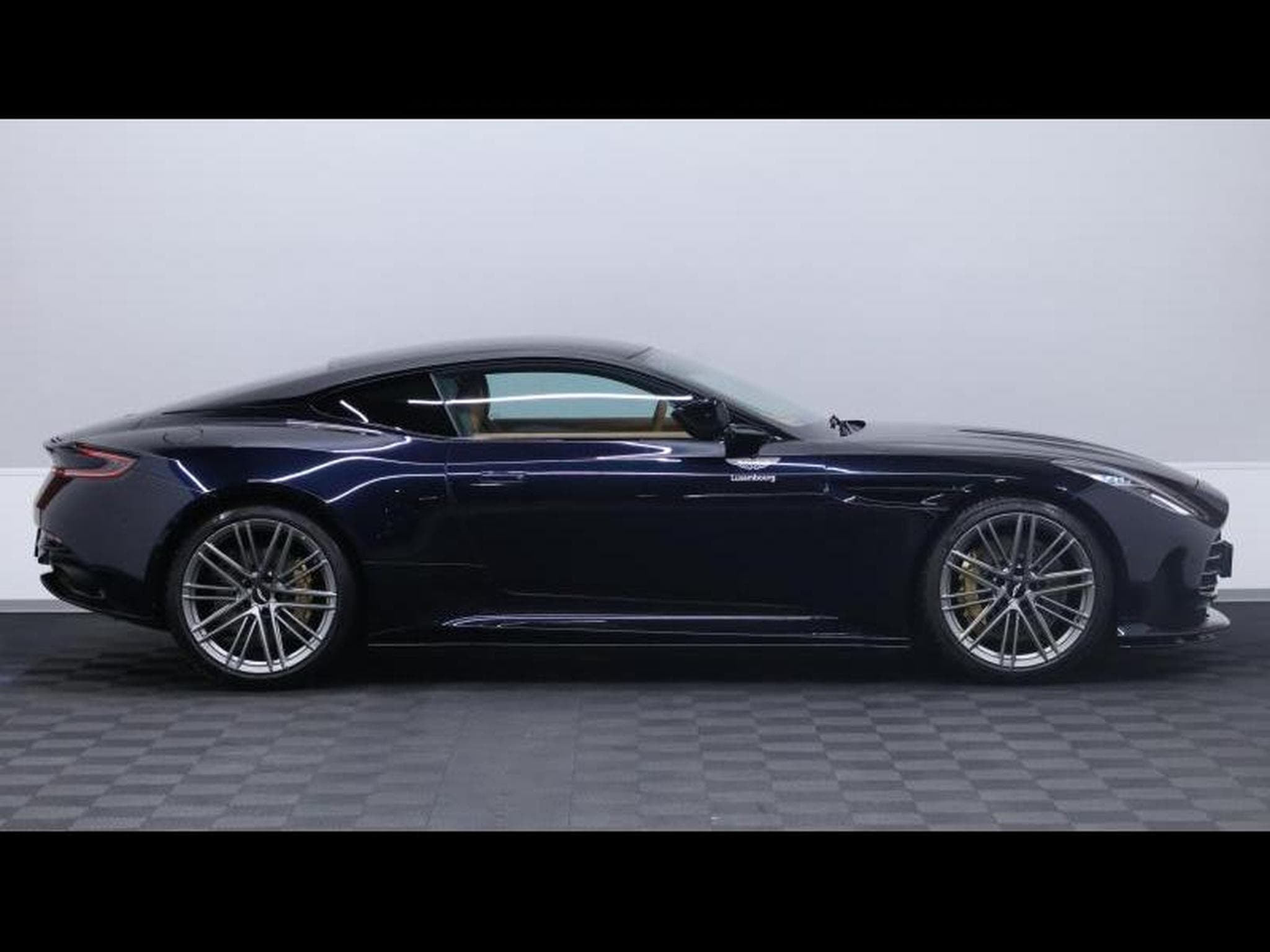 Aston-Martin DB12 Coupé (2025) - Photo 3