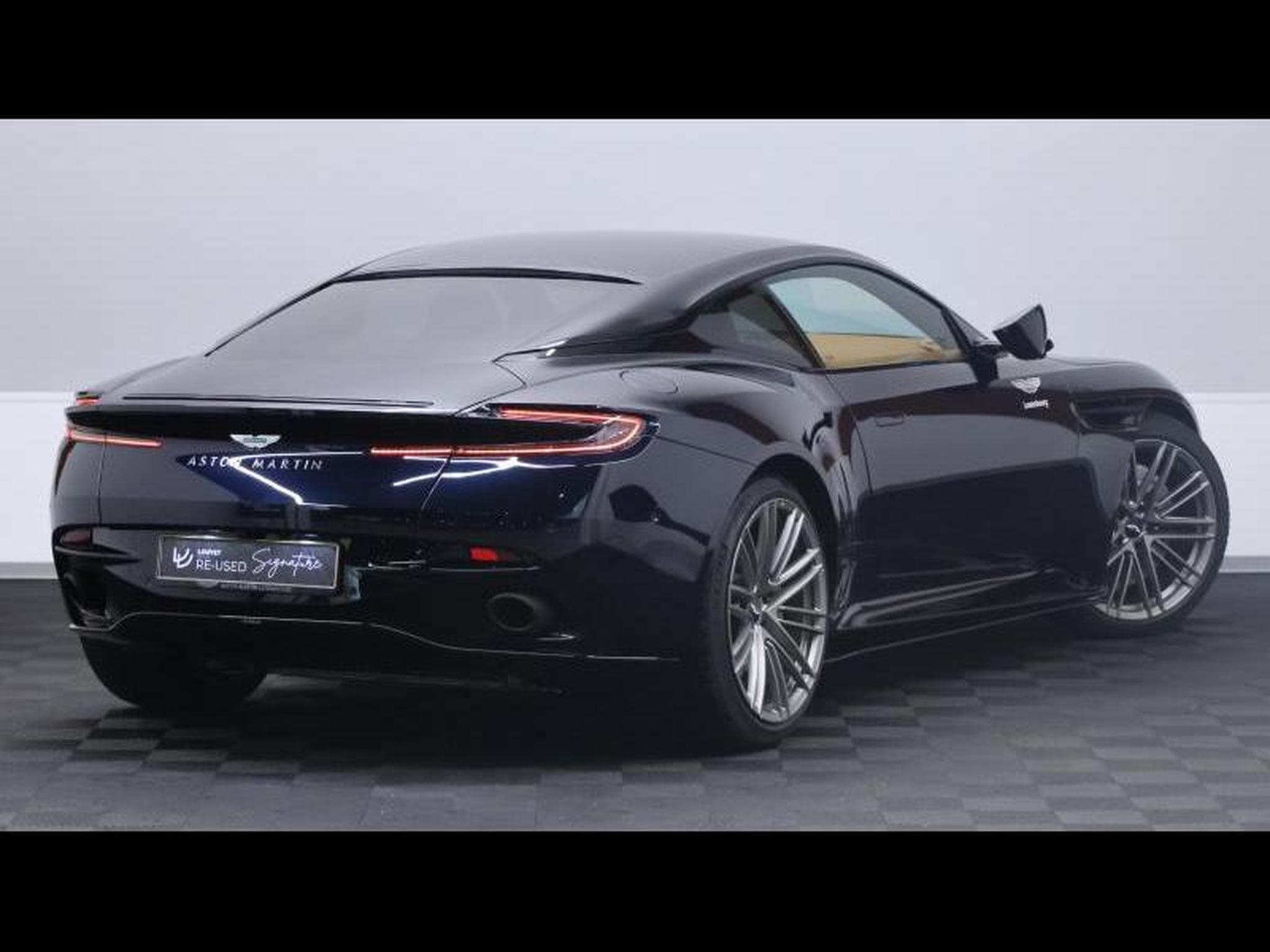 Aston-Martin DB12 Coupé (2025) - Photo 4