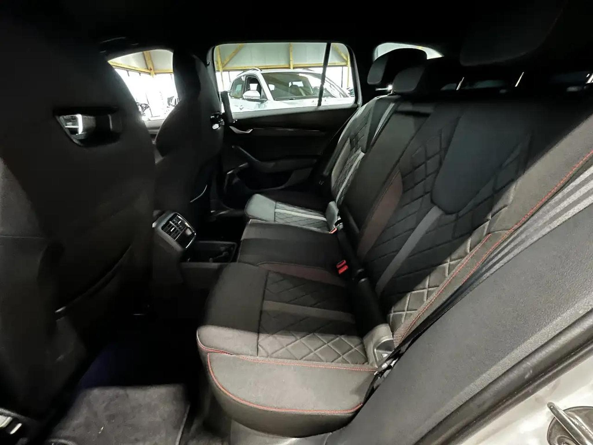 Skoda Octavia (2025) - Foto 10