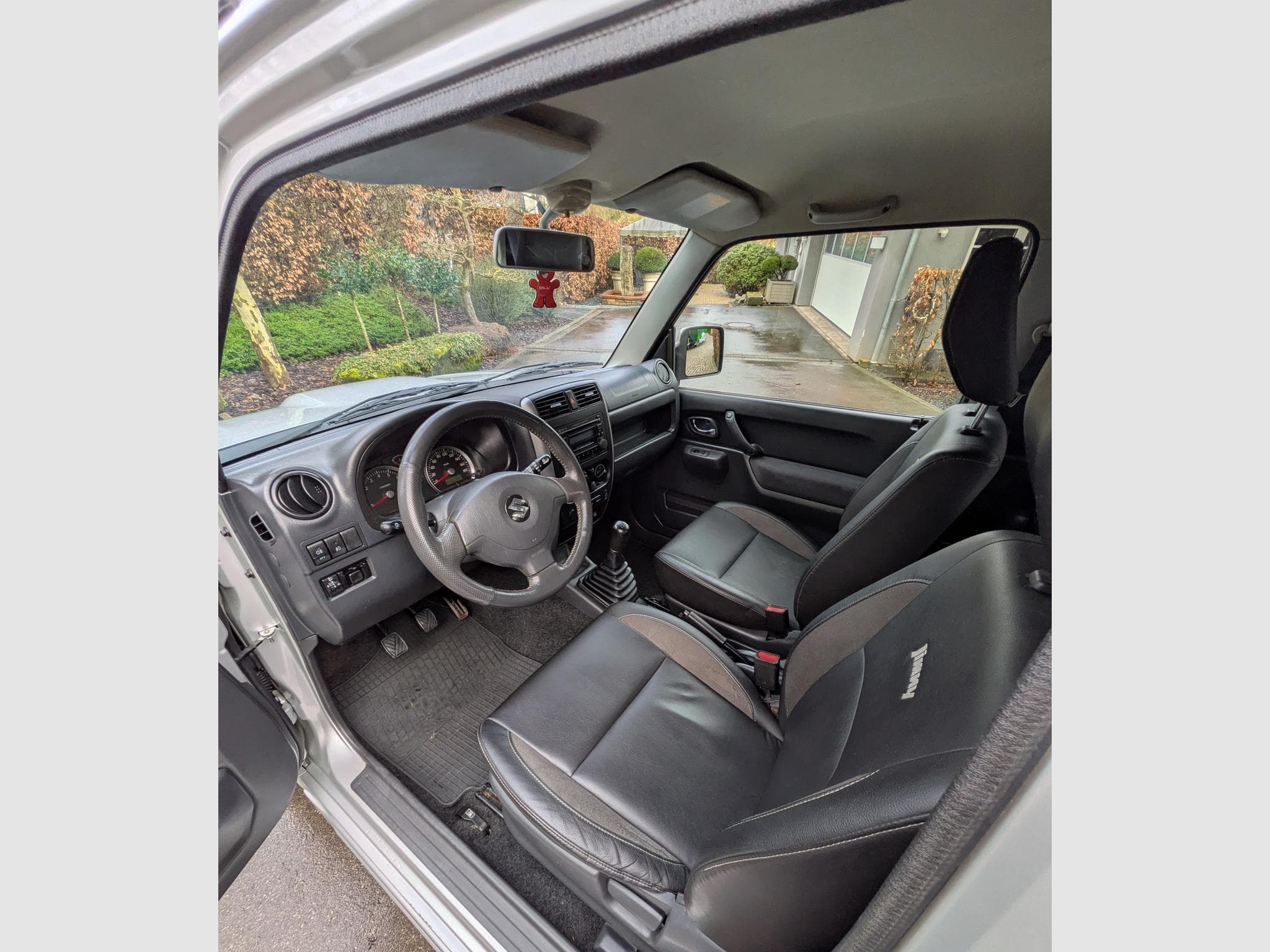 Suzuki Jimny 1.3 (2014) - Photo 6