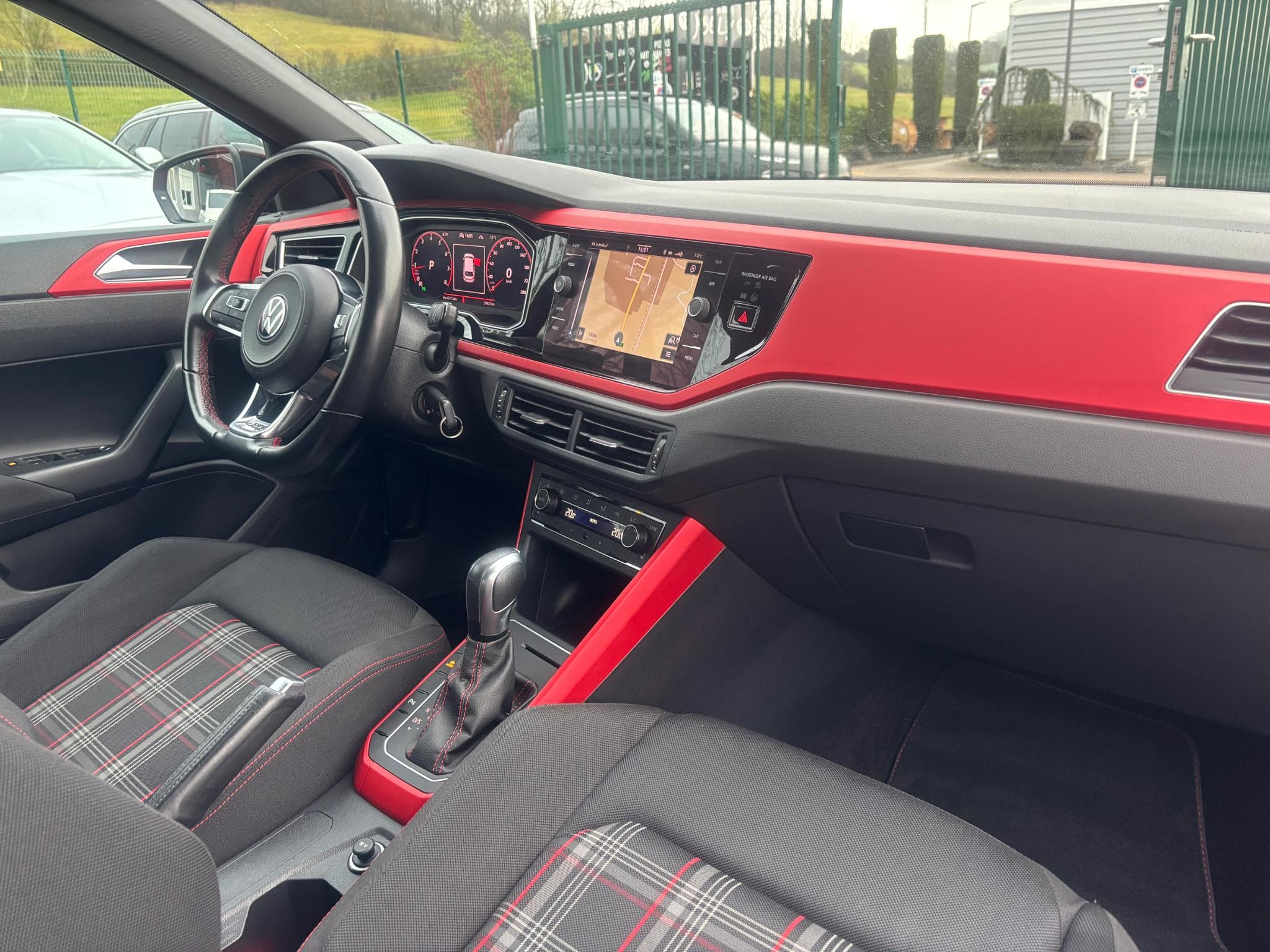VW Polo GTI 2.0 TSI 200ch DSG (2020) - Photo 11