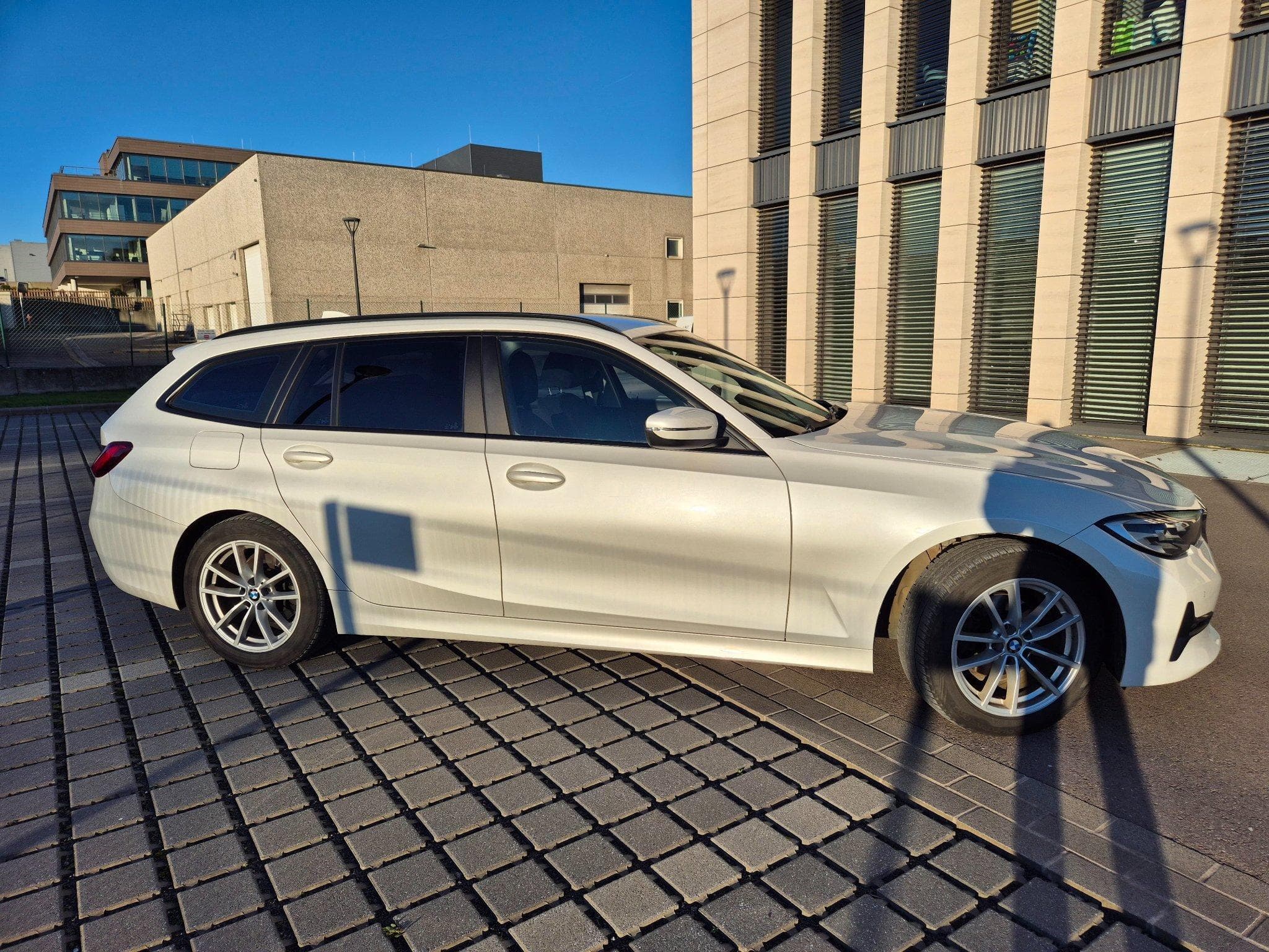 BMW 318 (2020) - Foto 4