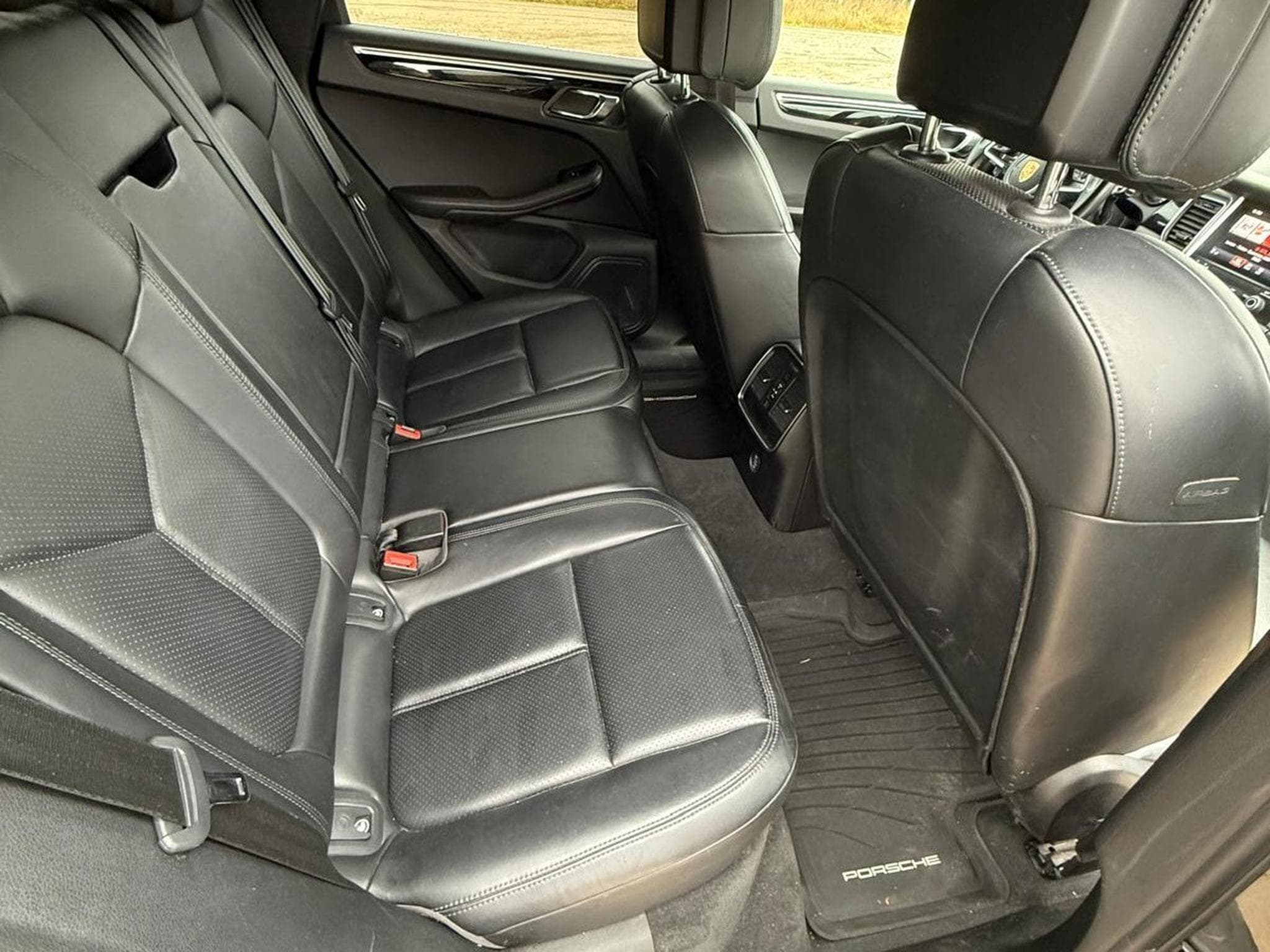 Porsche Macan S (2017) - Photo 9