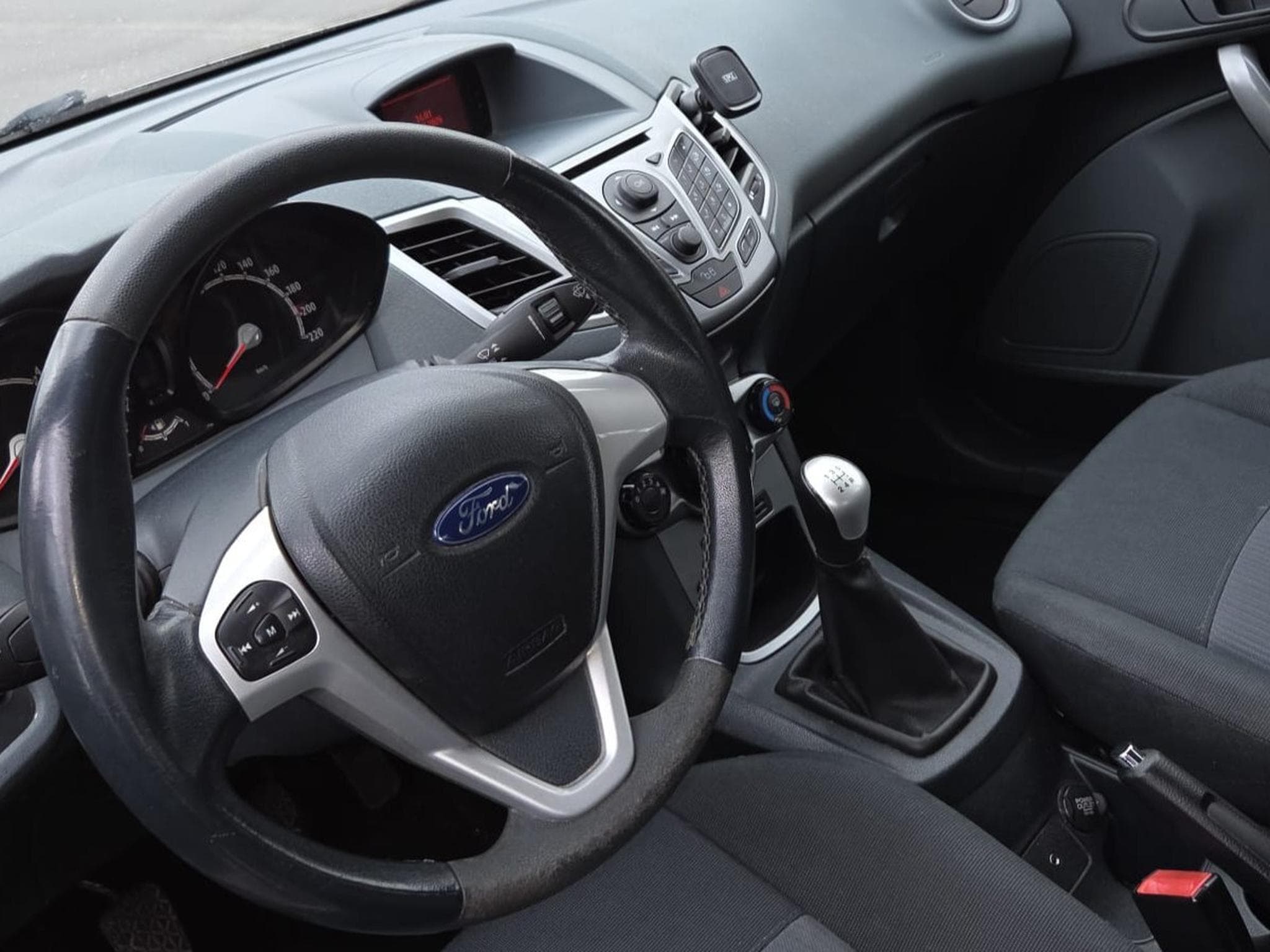 Ford Fiesta (2010) - Photo 3